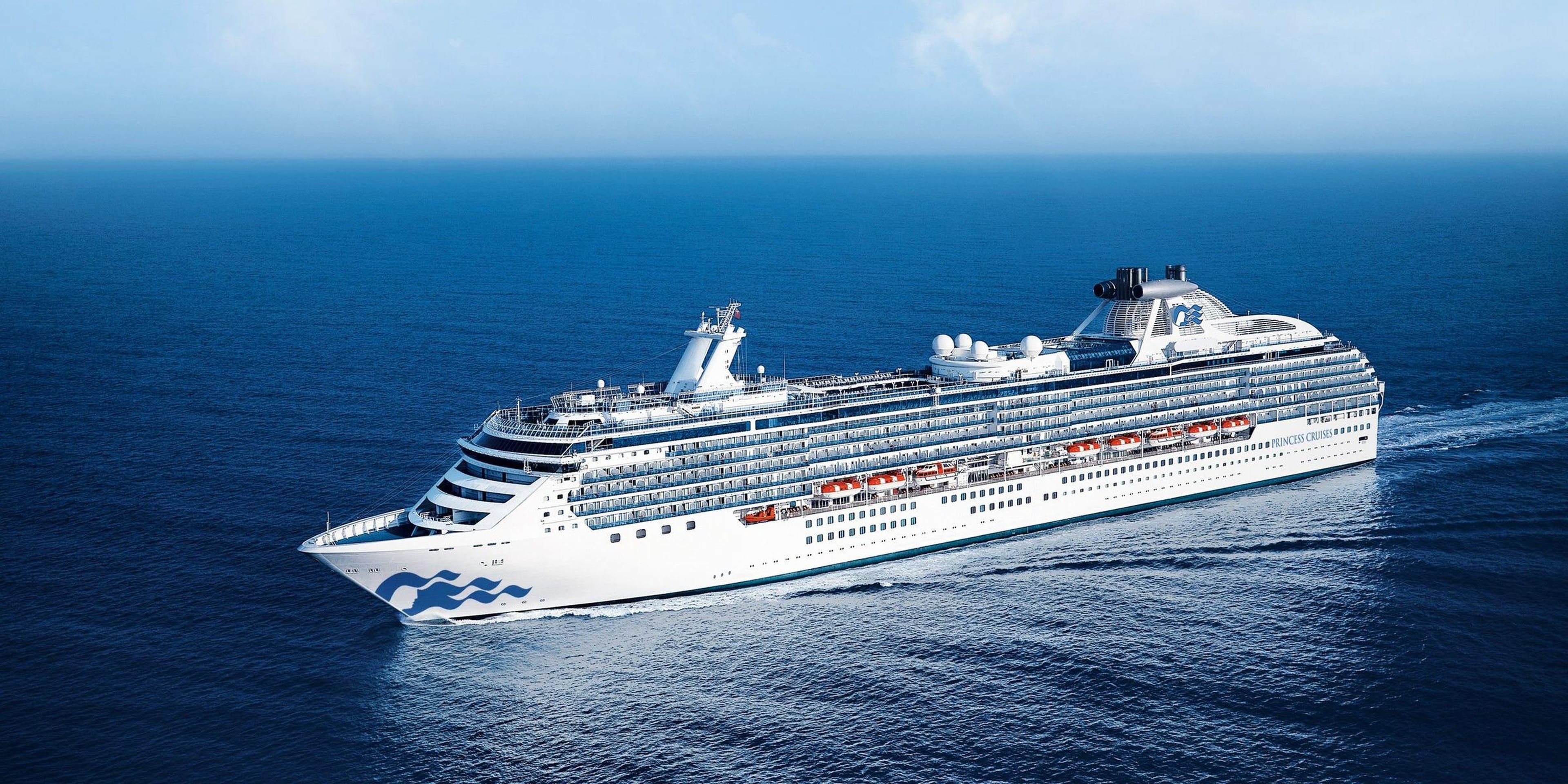 El Coral Princess, parte de la línea de cruceros Princess Cruise de Carnival Cruises.