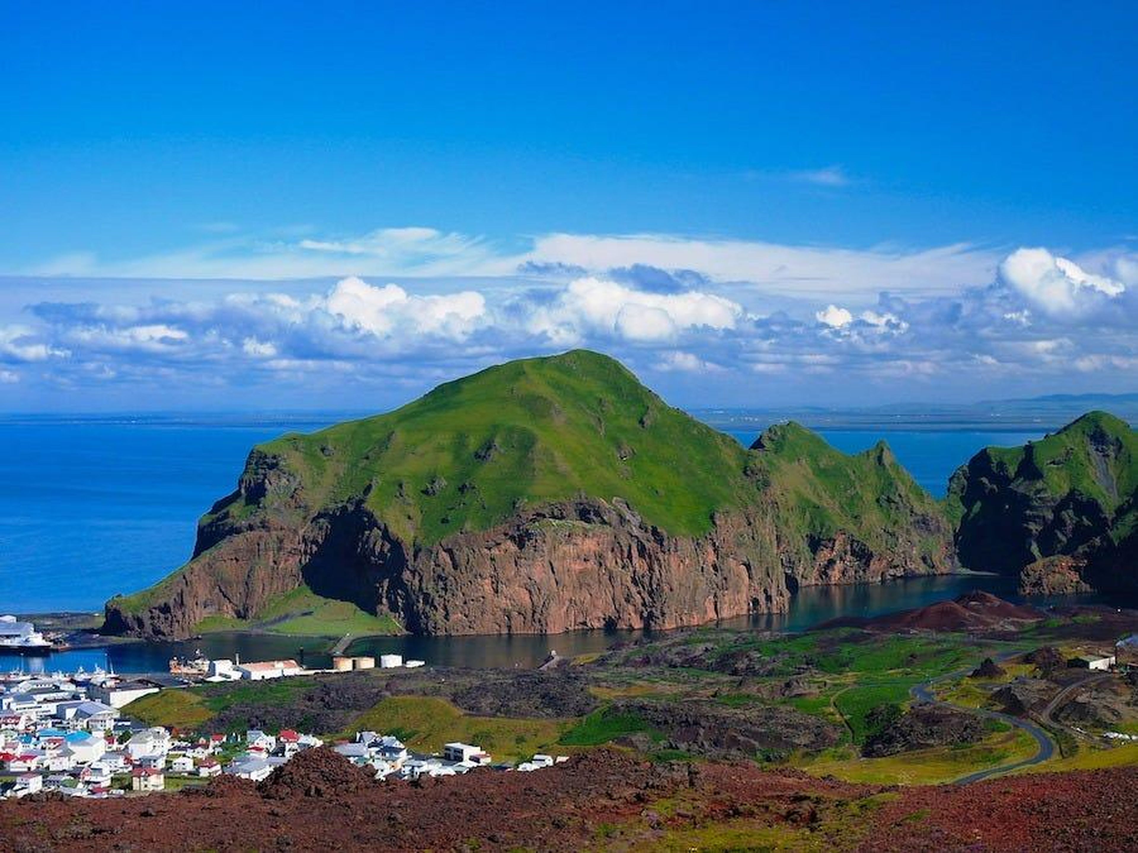 Islandia experimenta un gran evento volcánico aproximadamente cada cinco años.