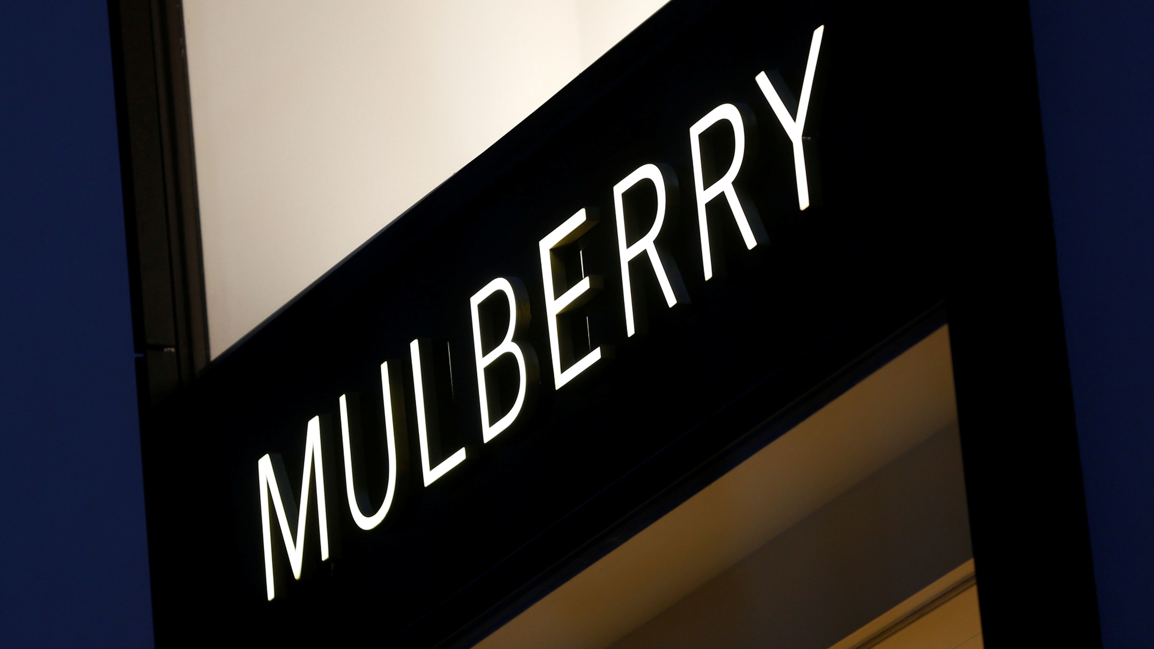 El letrero de una tienda Mulberry en Viena (Austria)