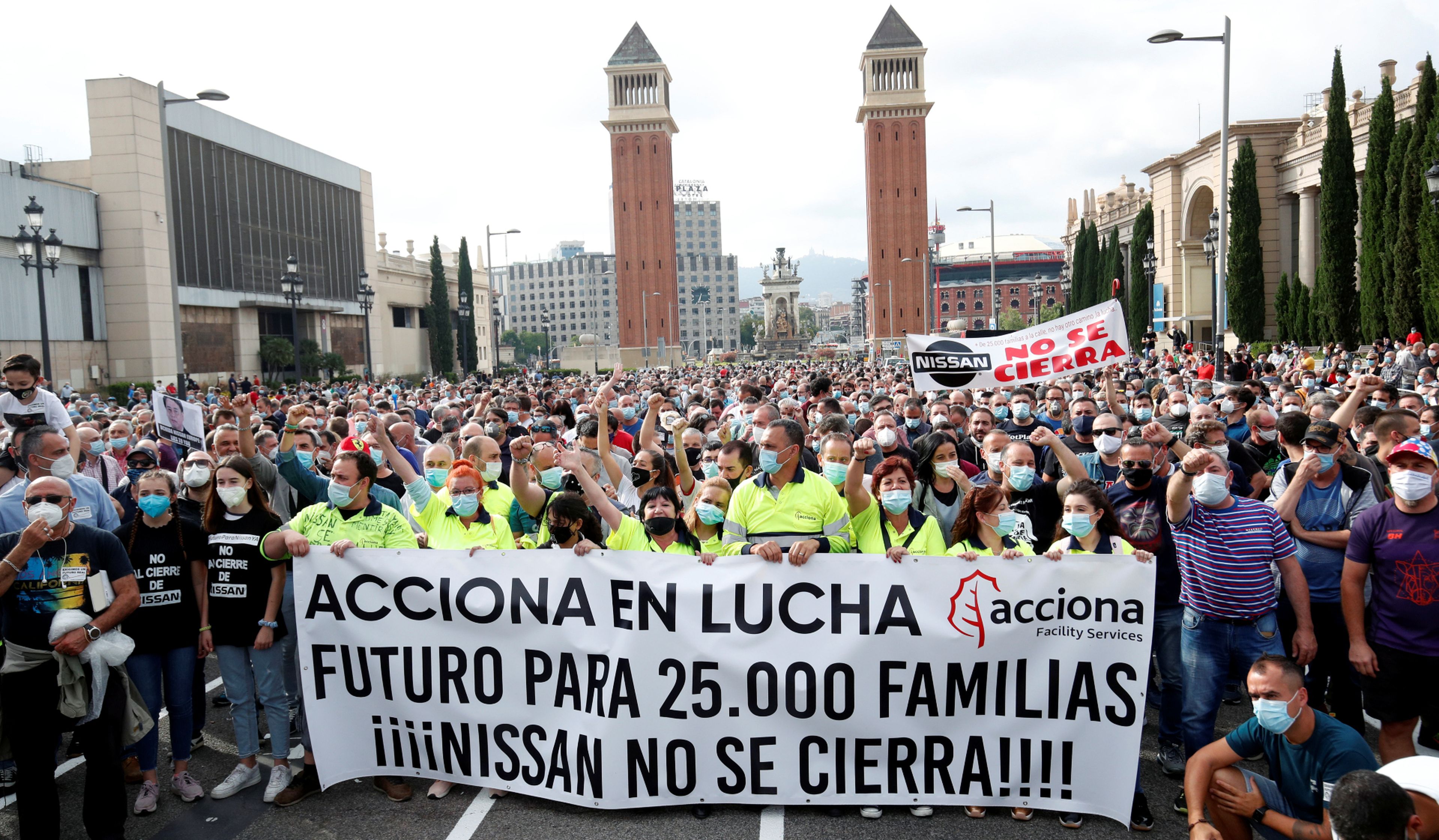 Manifestación contra el cierre de las fábricas de Nissan en Barcelona