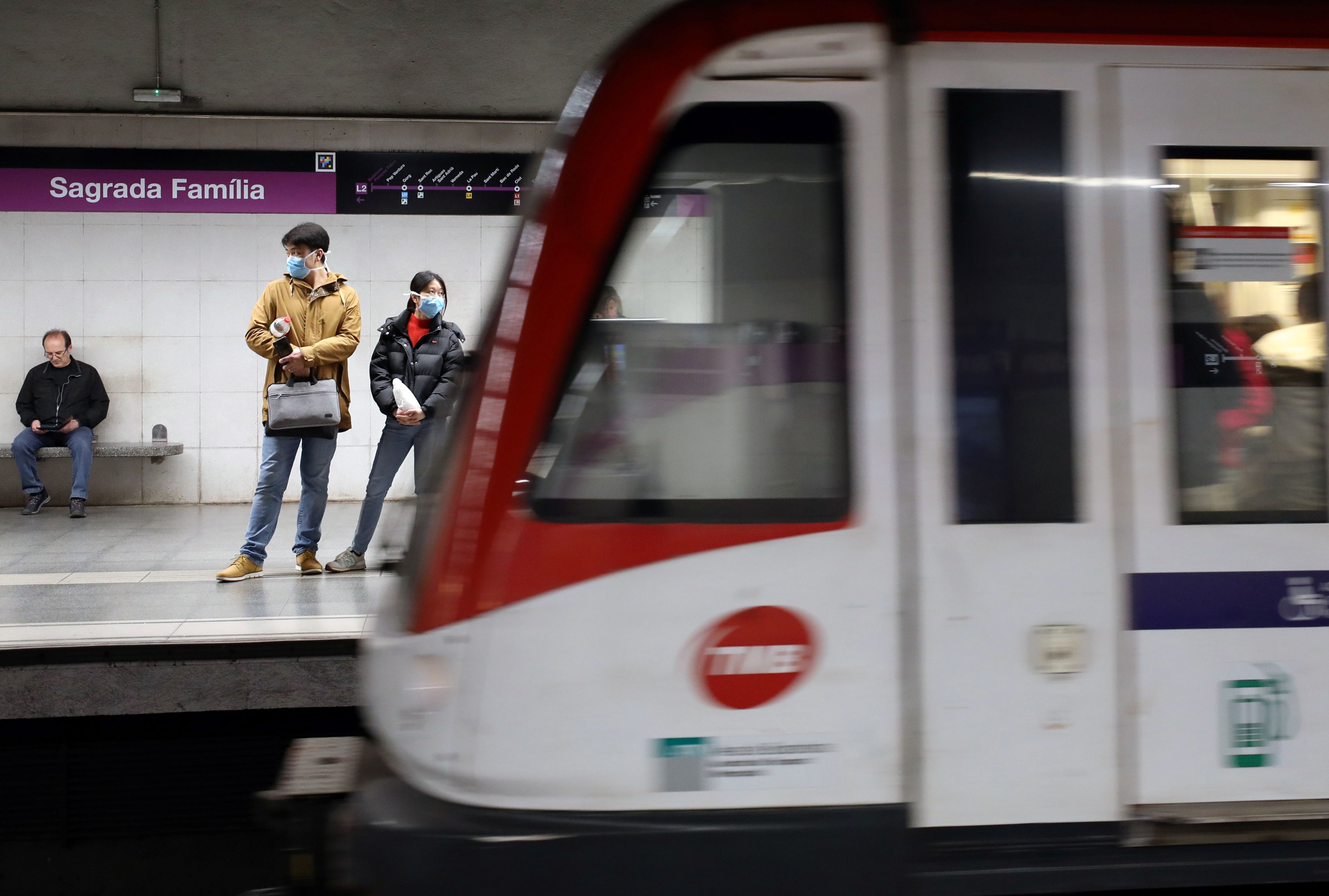 El metro de Barcelona, durante la pandemia del coronavirus