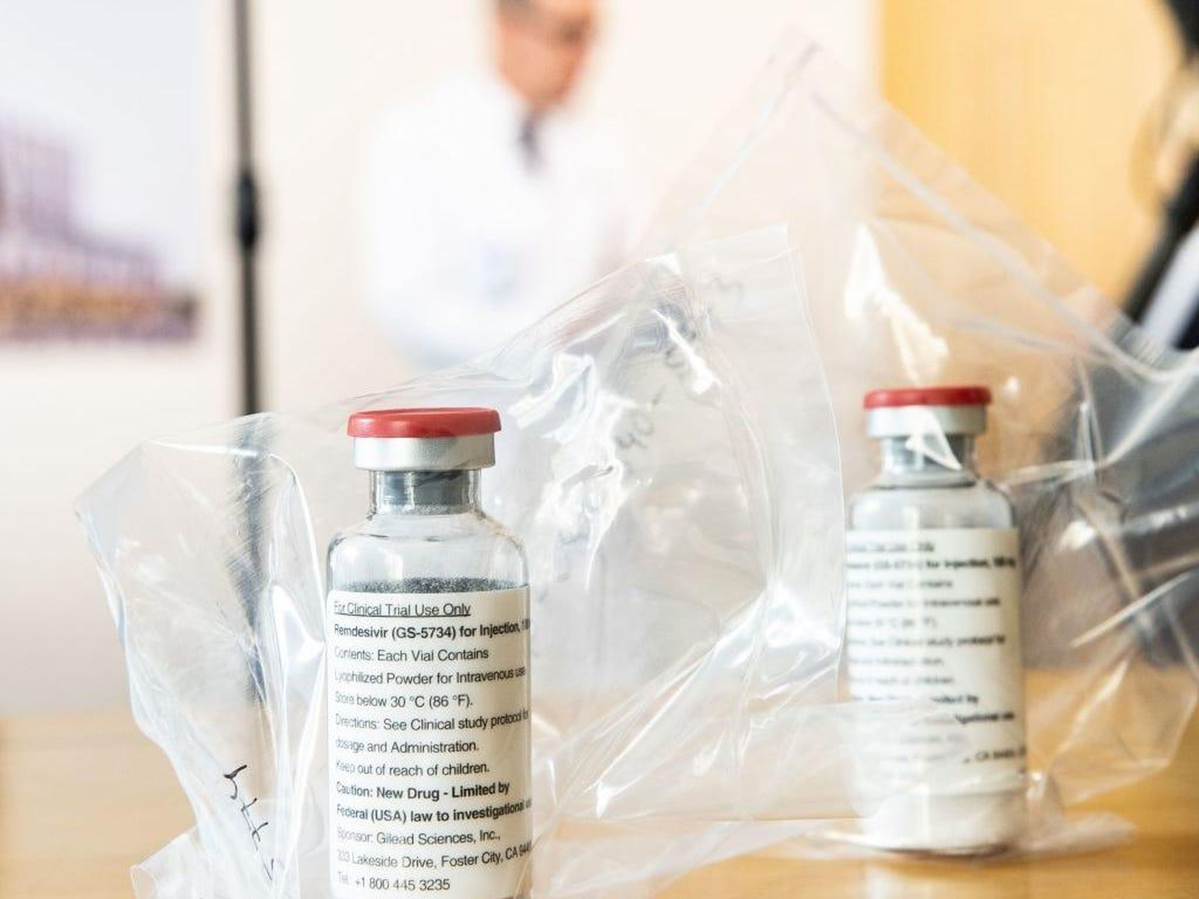 Frascos del medicamento remdesivir visto en el Hospital Universitario Eppendorf de Hamburgo, en el norte de Alemania, el 8 de abril de 2020.