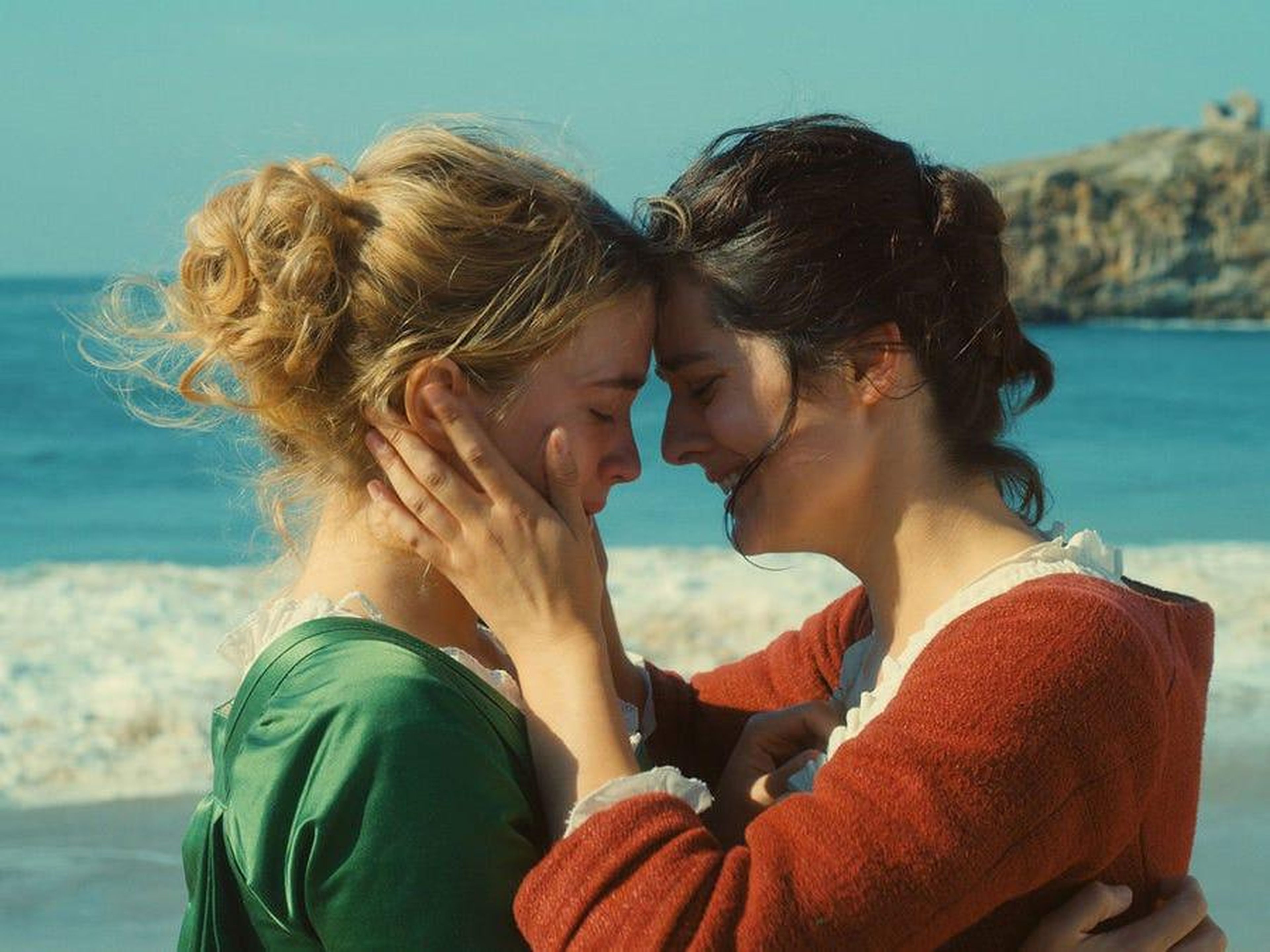 Adèle Haenel y Noémie Merlant protagonizan "Retrato de una mujer en llamas".