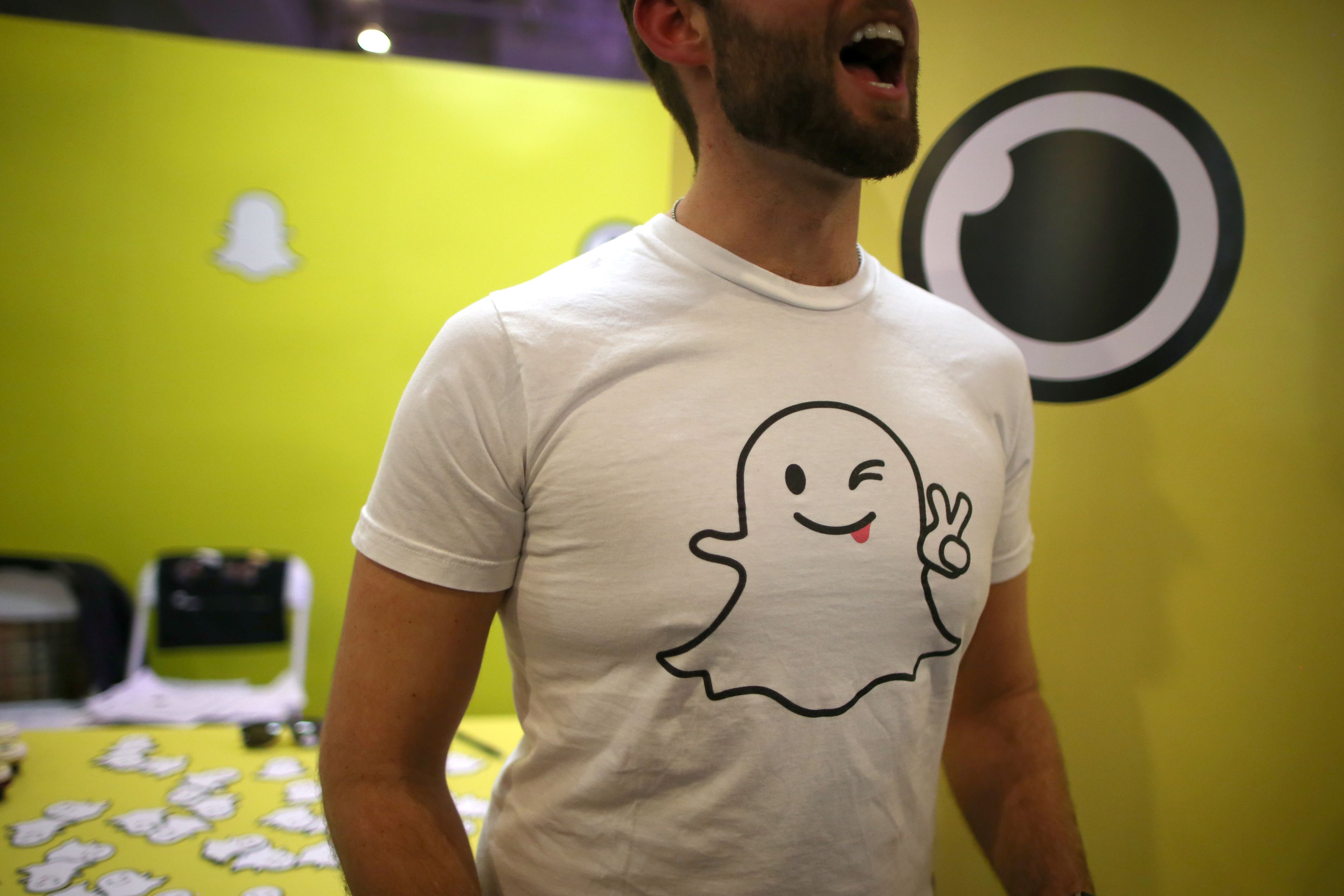 Una camiseta con el logo de Snapchat