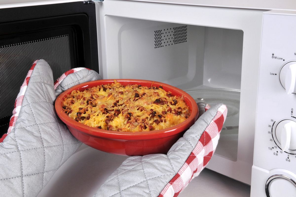ranura globo Mediar Expertos opinan sobre cocinar alimentos en el microondas | Business Insider  España