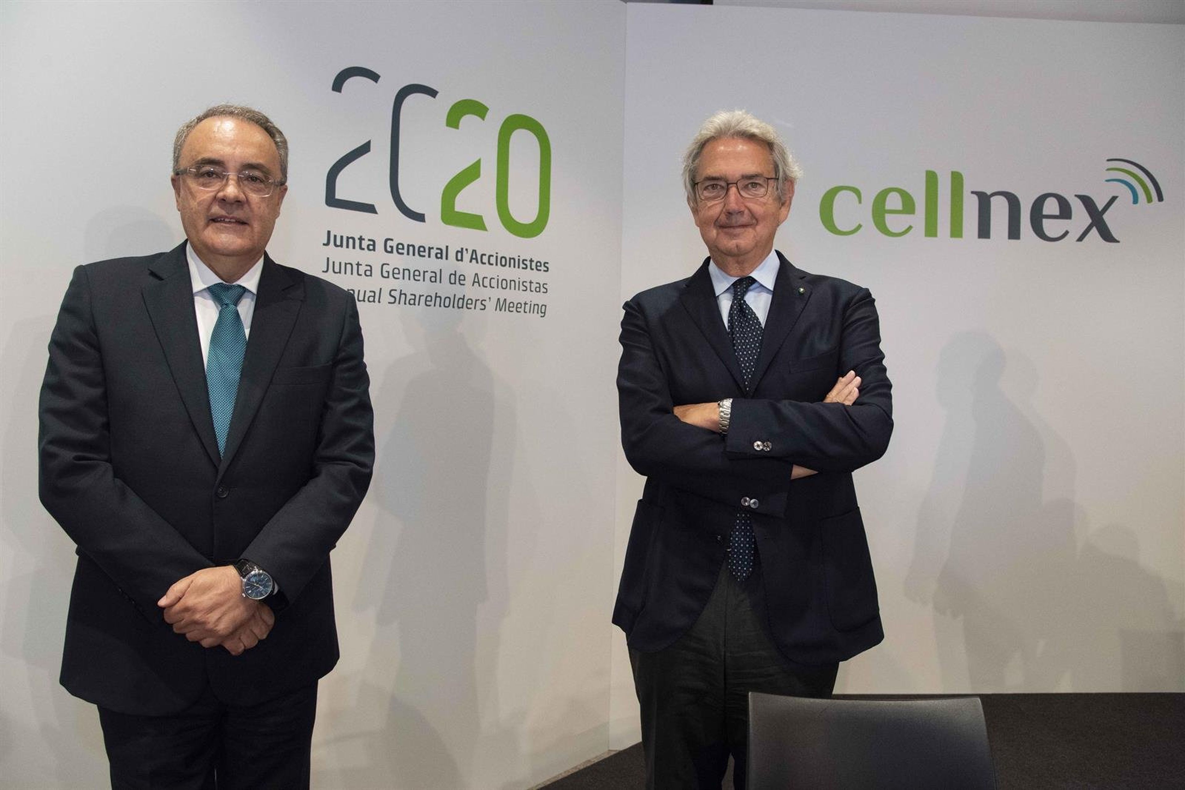 El consejero delelgado de Cellnex Telecom, Tobías Martínez, y el presidente, Franco Bernabè, en la junta de accionistas de 2020.