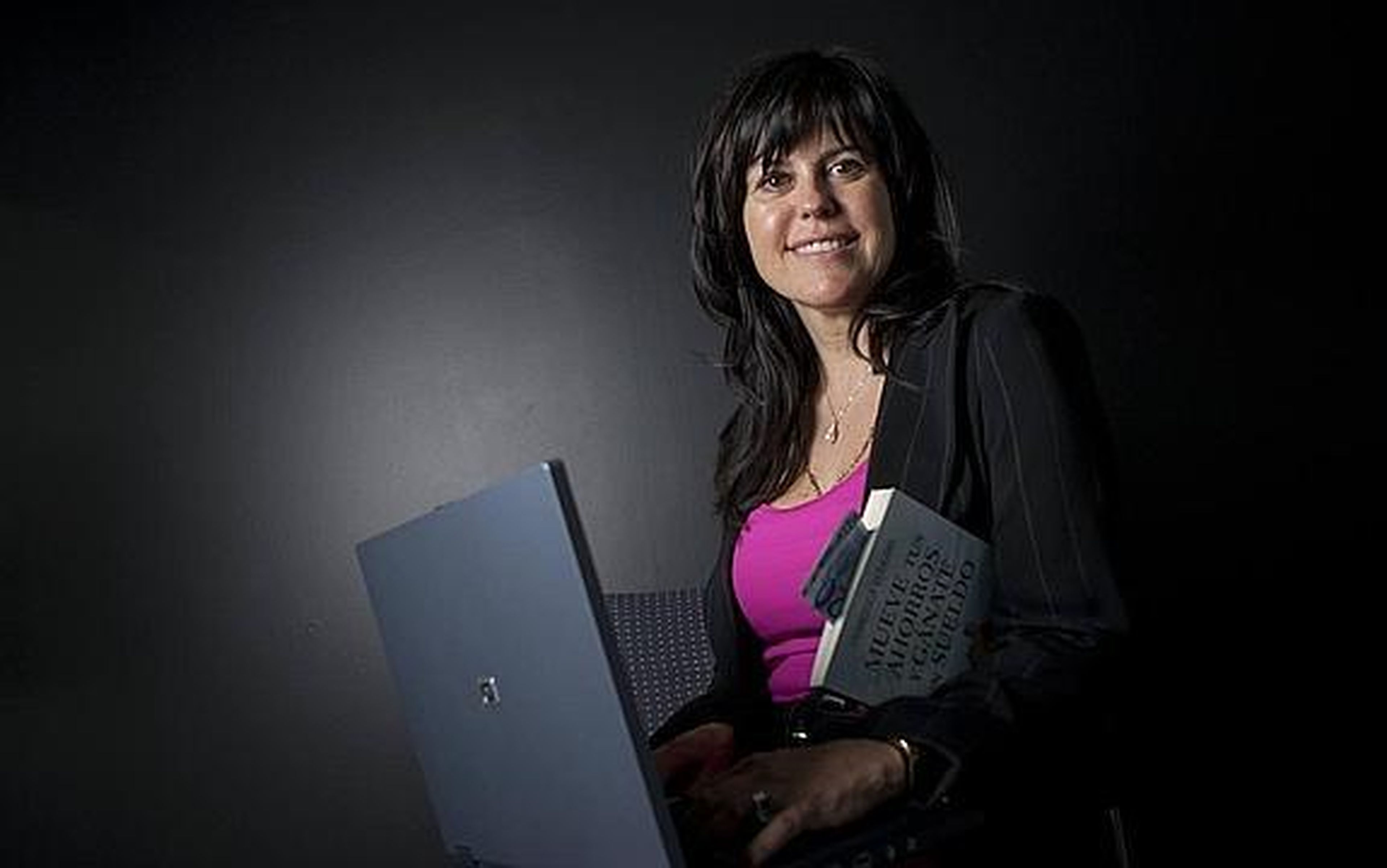 Francisca Serrano, escritora y CEO de Trading y Bolsa para torpes