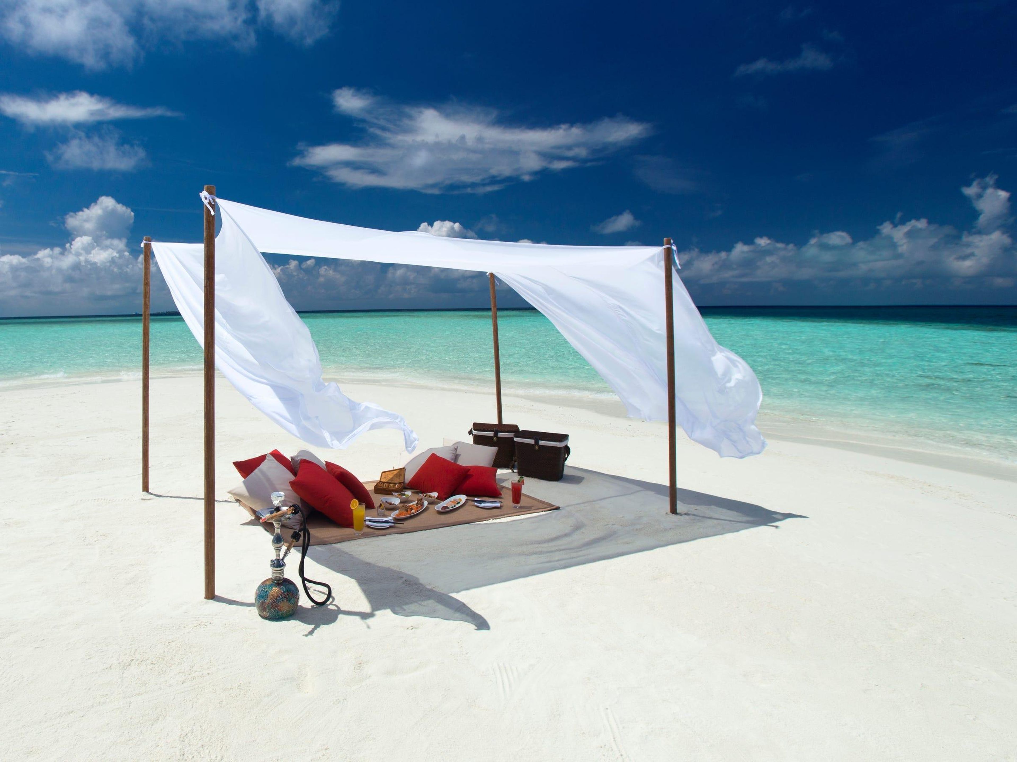 And if the restaurant options aren't enough, guests can also opt for a secluded beach picnic.