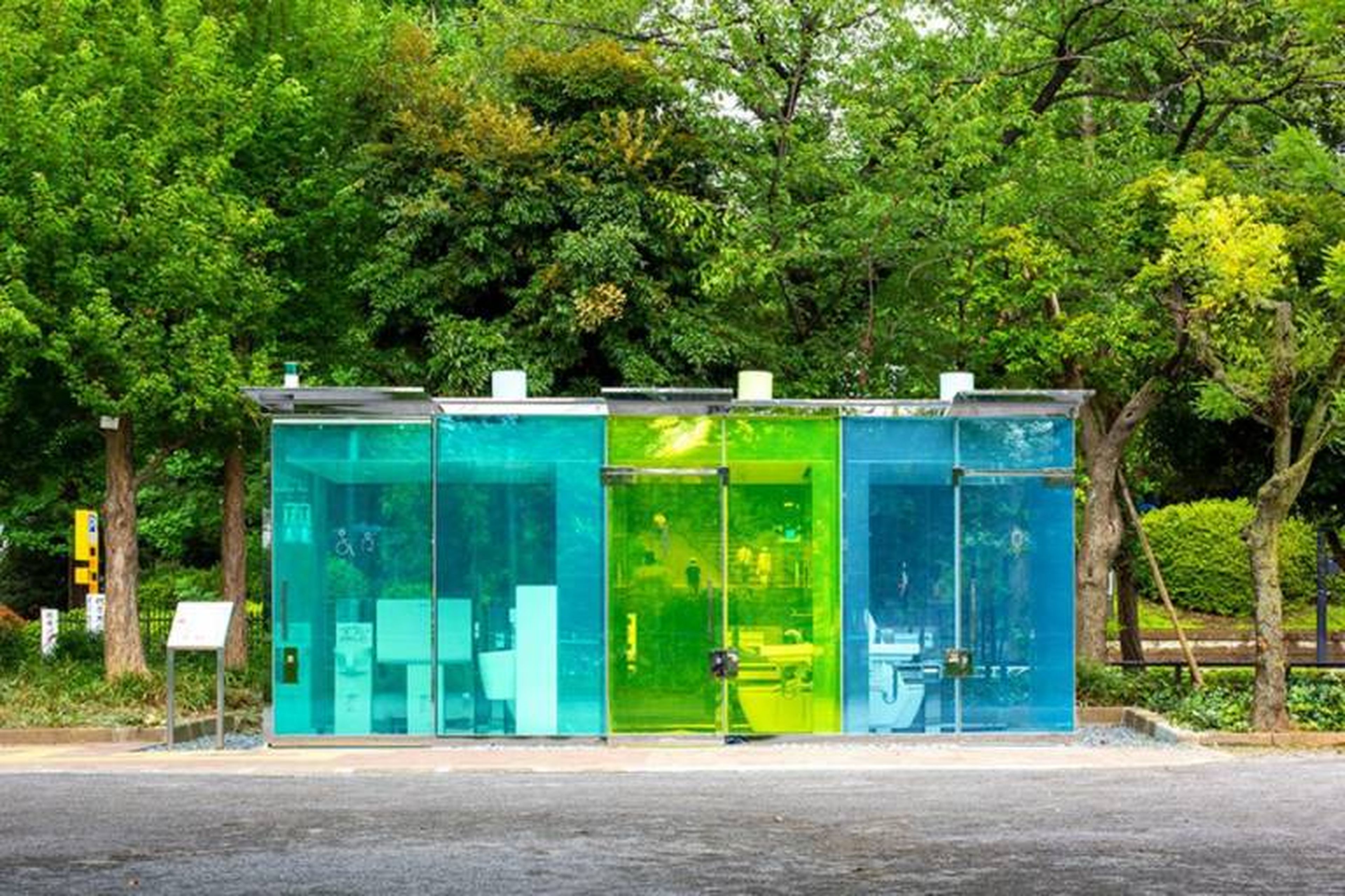 Baños transparentes en Japón
