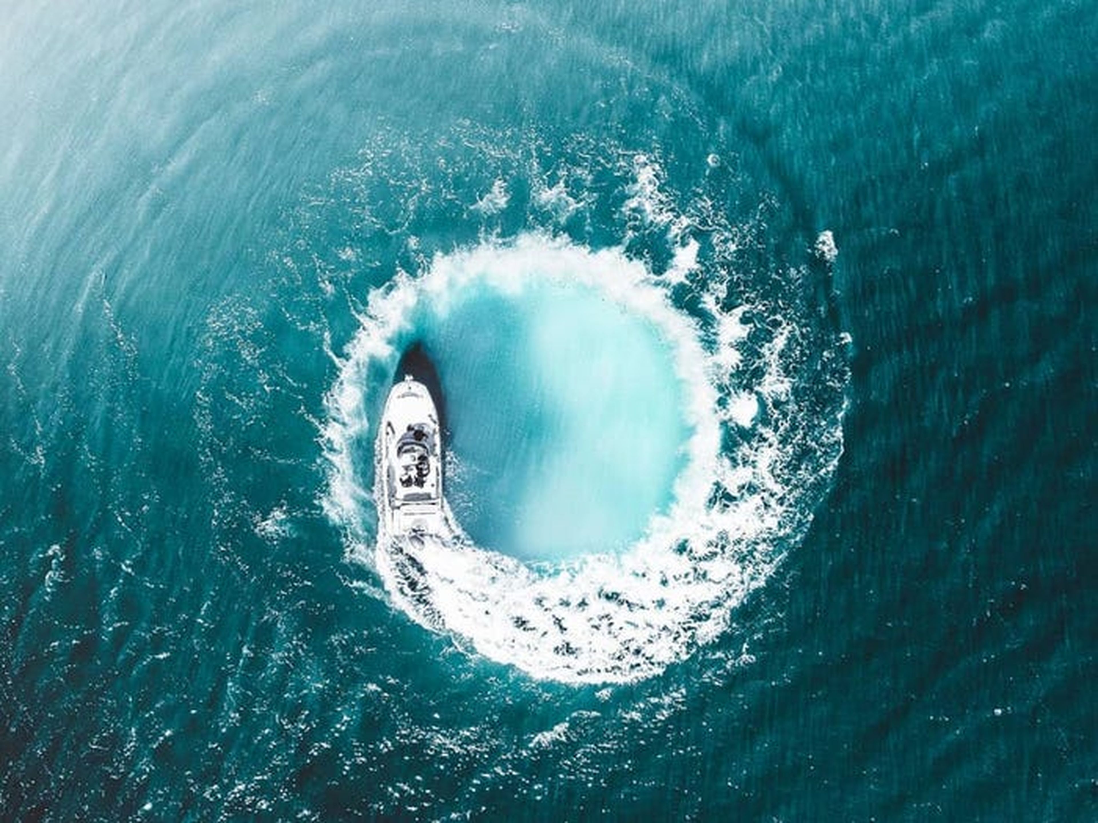 Barco en el agua