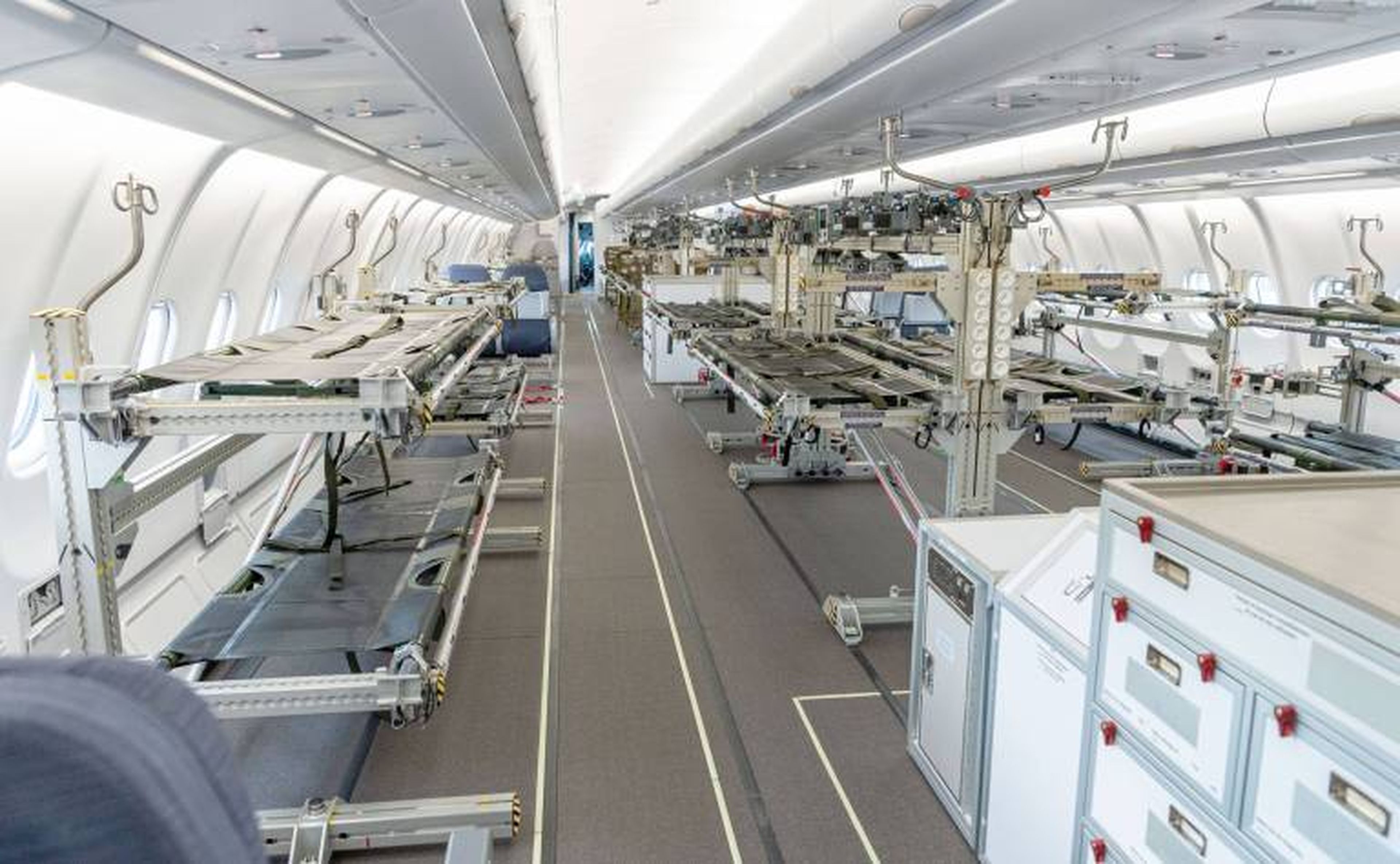 Las cabinas de los A330 y A340 pueden llevar una veintena de camillas