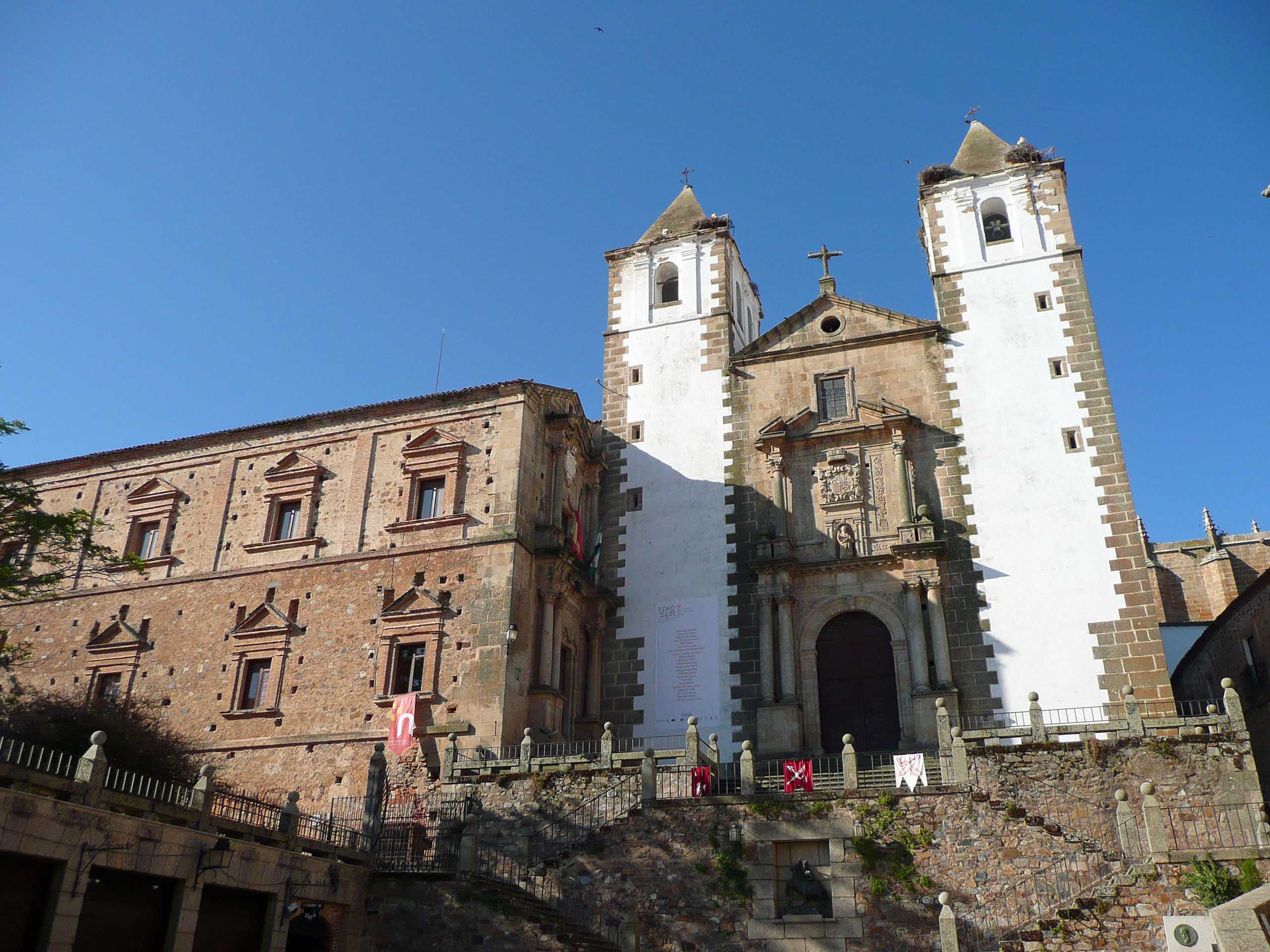 Edificio de la Compañía de Jesús, Cáceres.