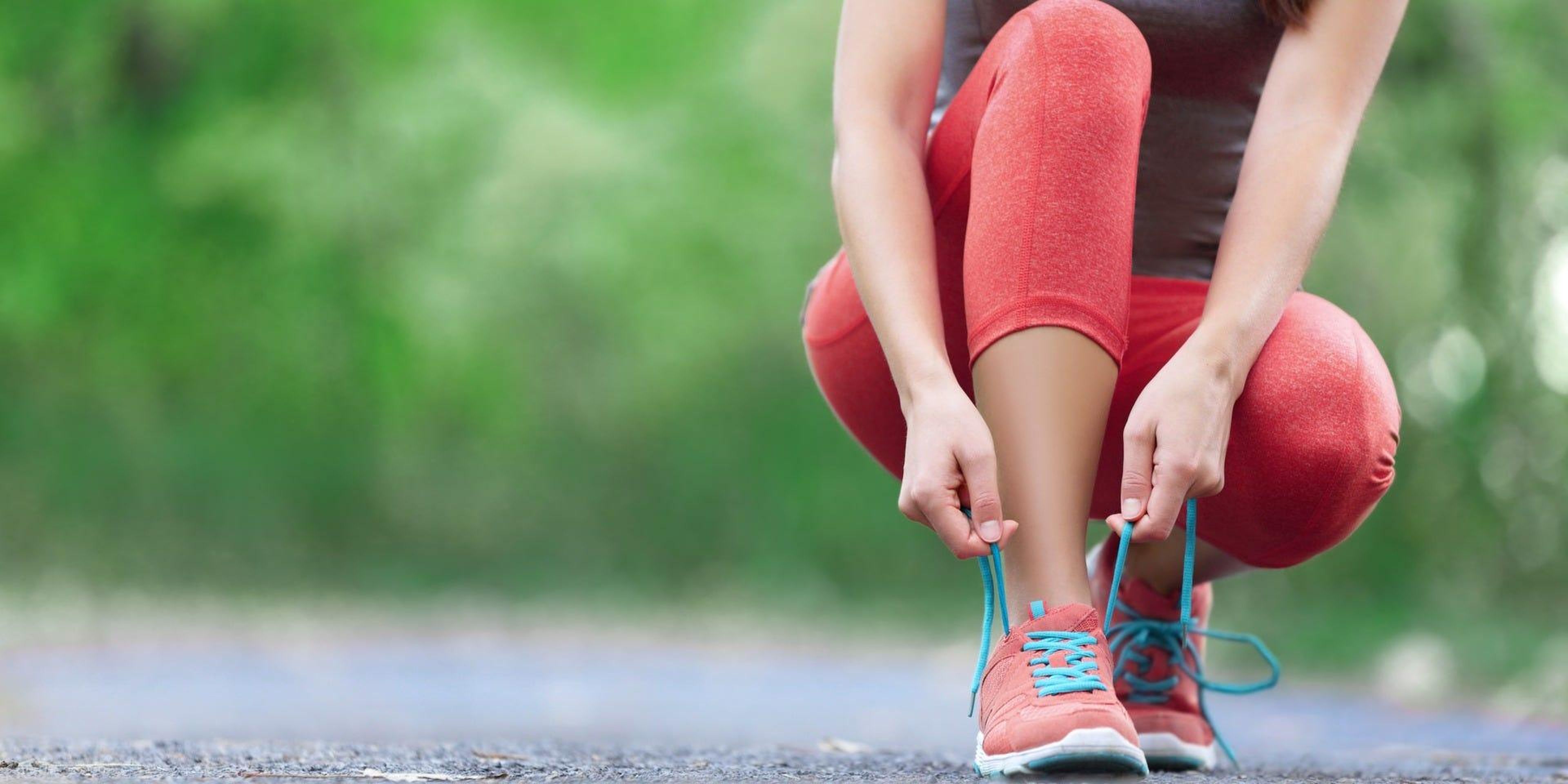 Incluso una caminata rápida puede ayudar a bajar el colesterol, sin medicación.