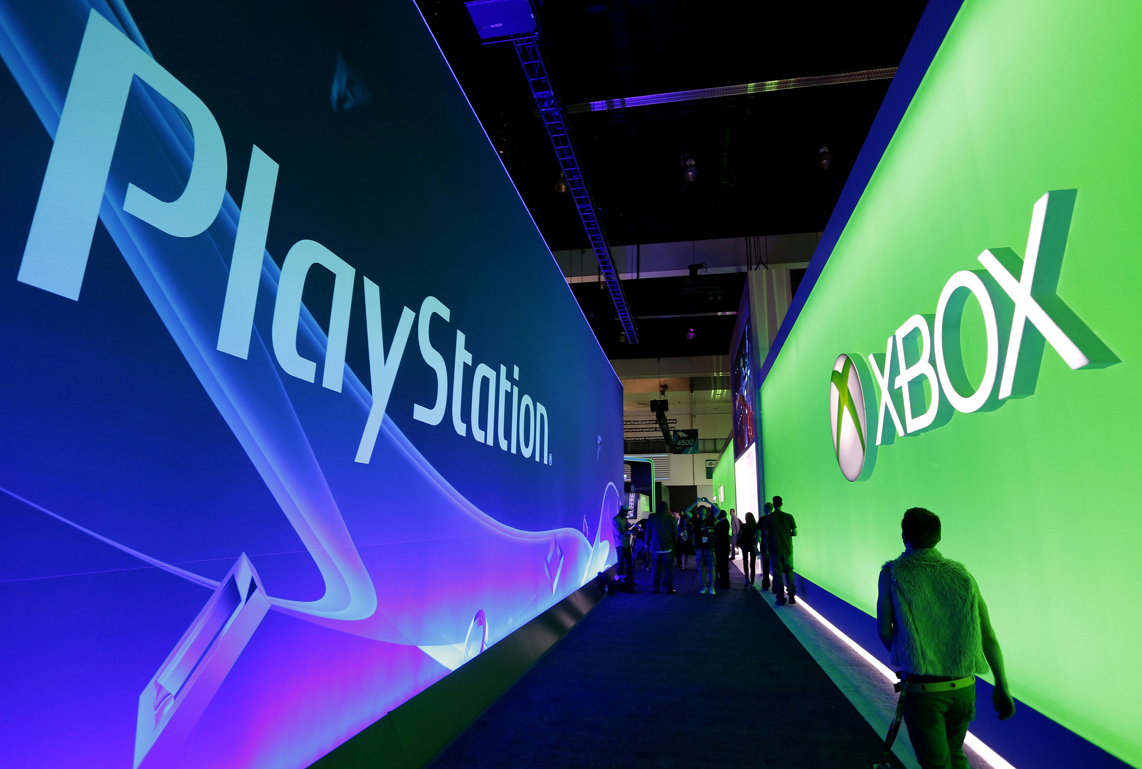 Un panel de PlayStation y Xbox en el E3 de 2014