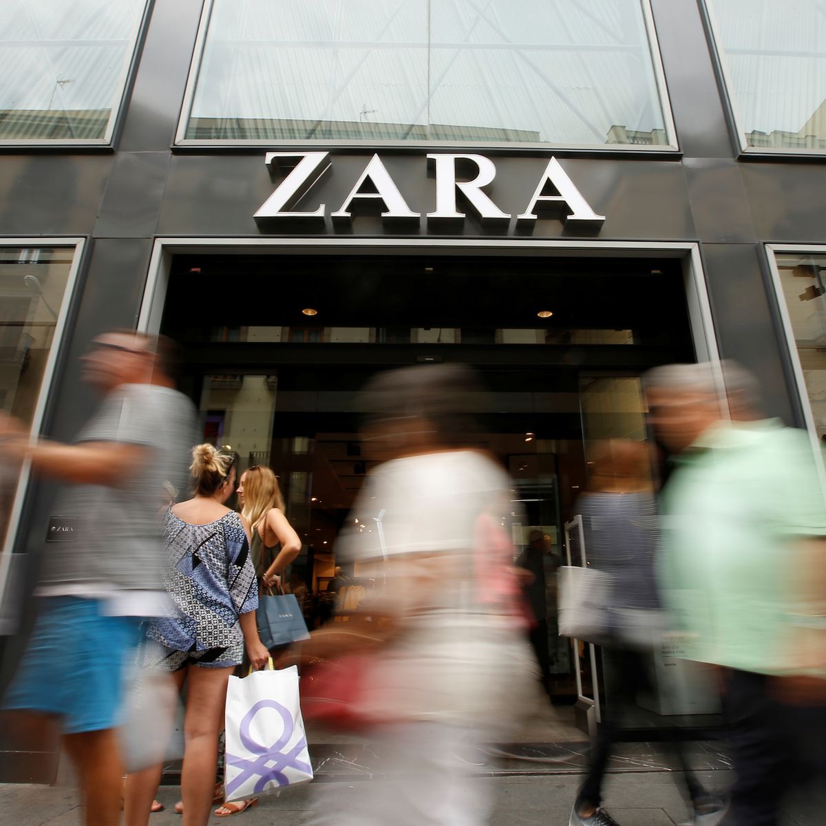 Conoces la función modo tienda de la app de Zara? - Crearmas