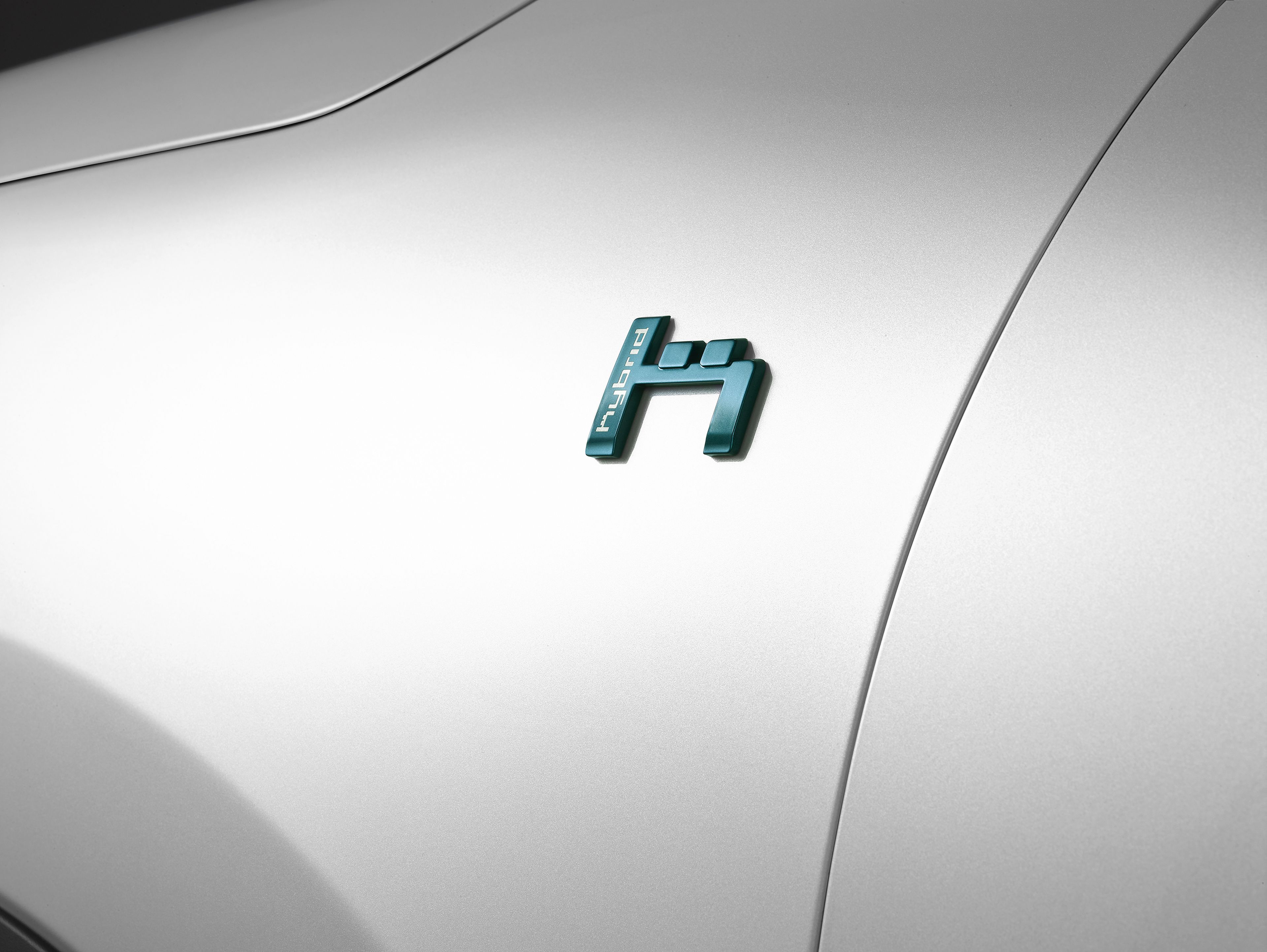 Citroen C5 hybrid logo en carrocería