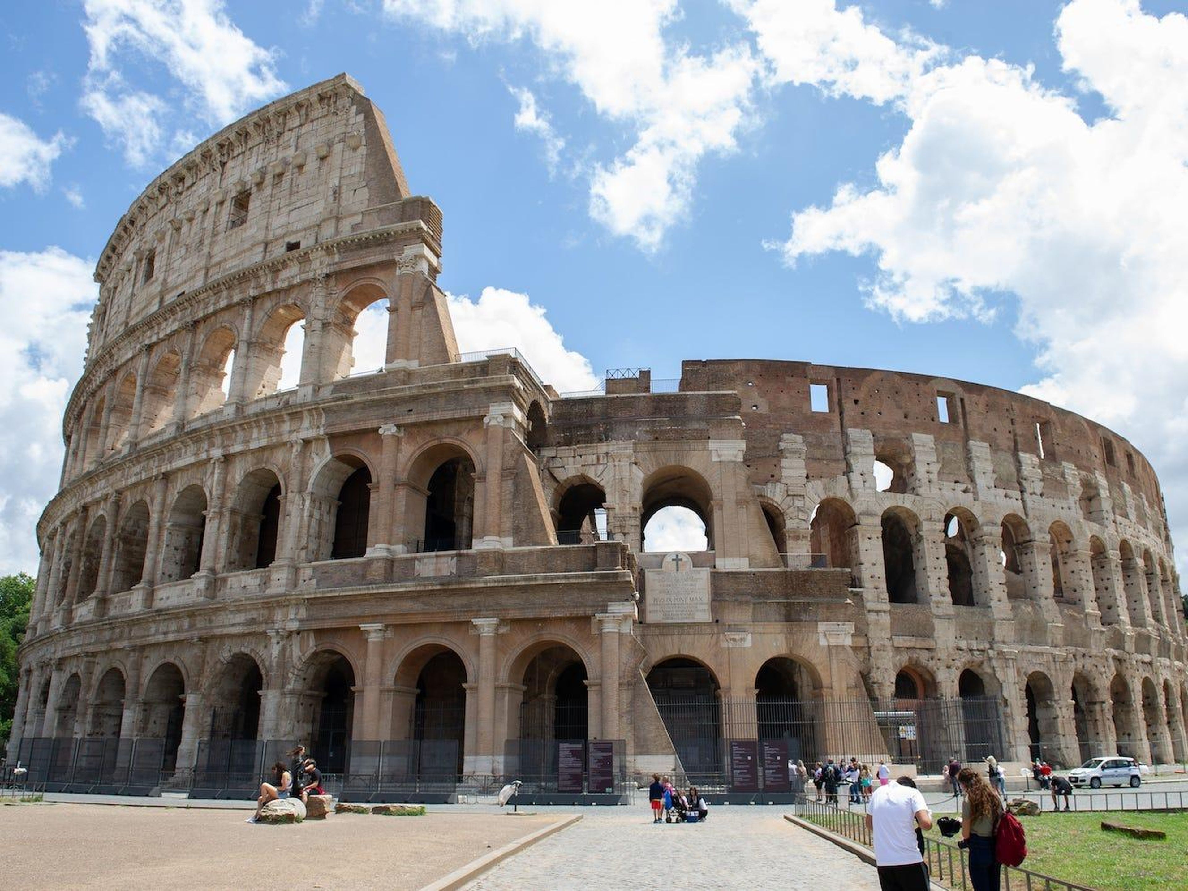 Vista general del monumento del Coliseo en Roma, Italia, el 10 de junio de 2020.