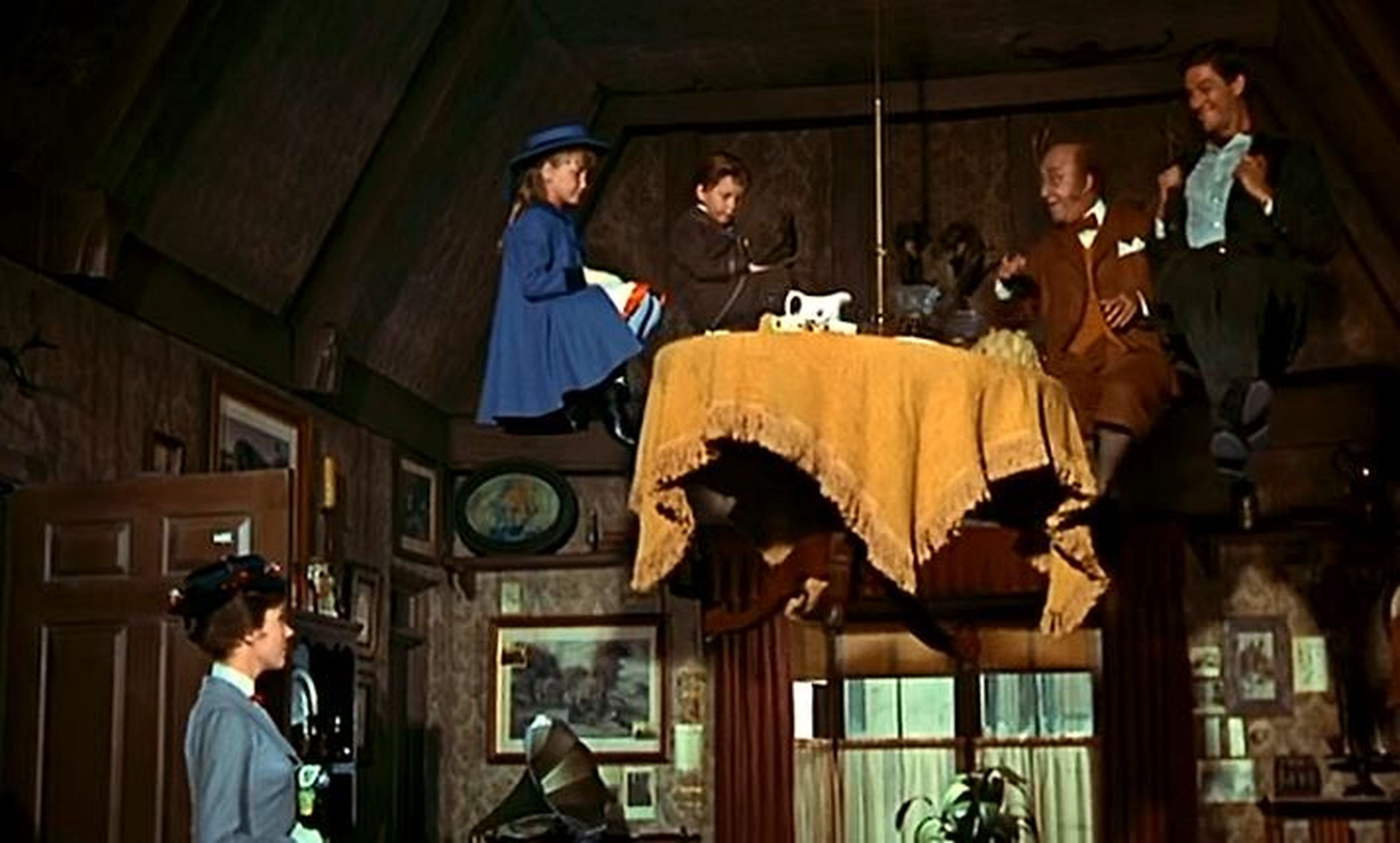 Escena de la película 'Mary Poppins' (1964).