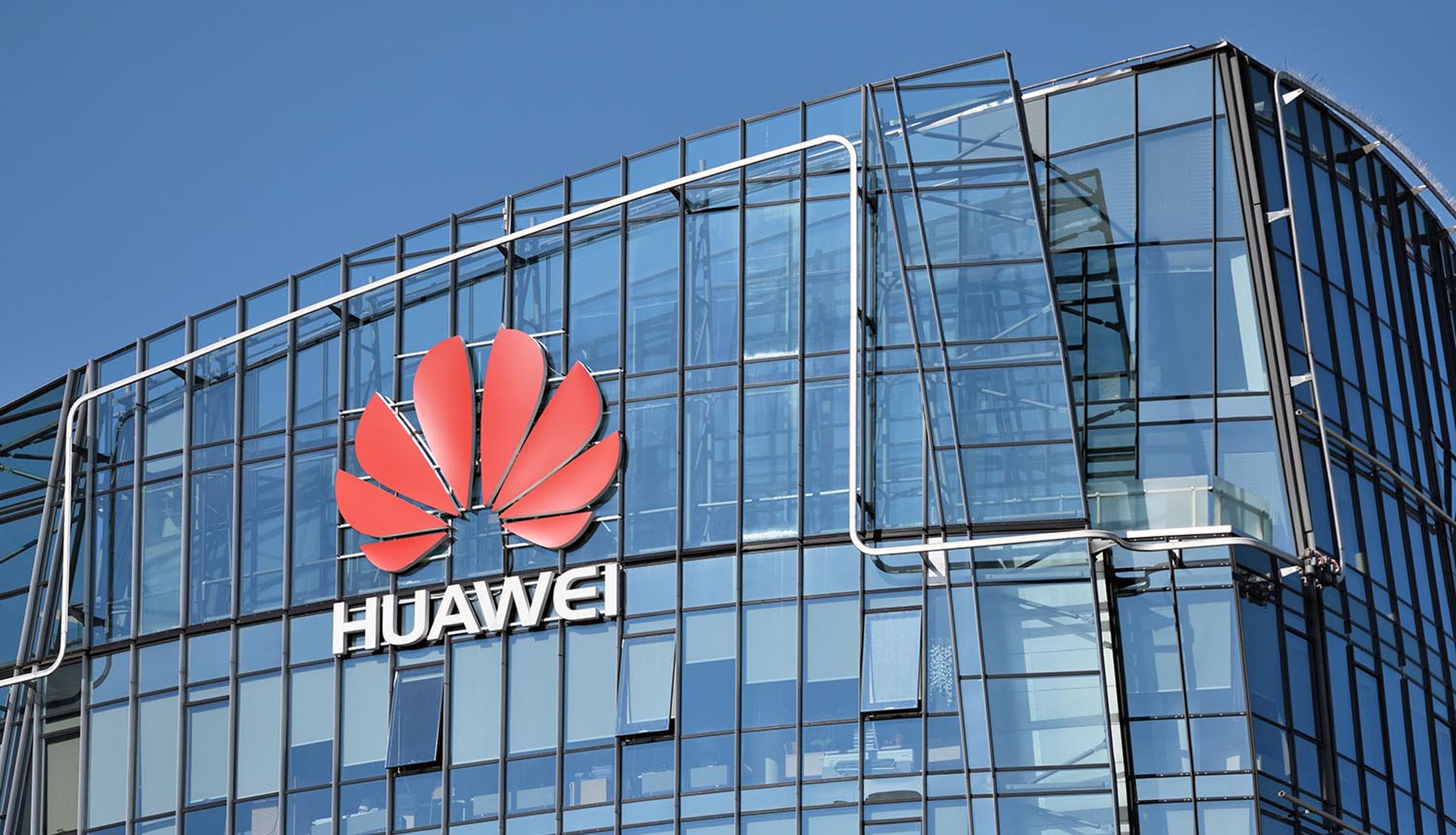 Oficinas y logo Huawei