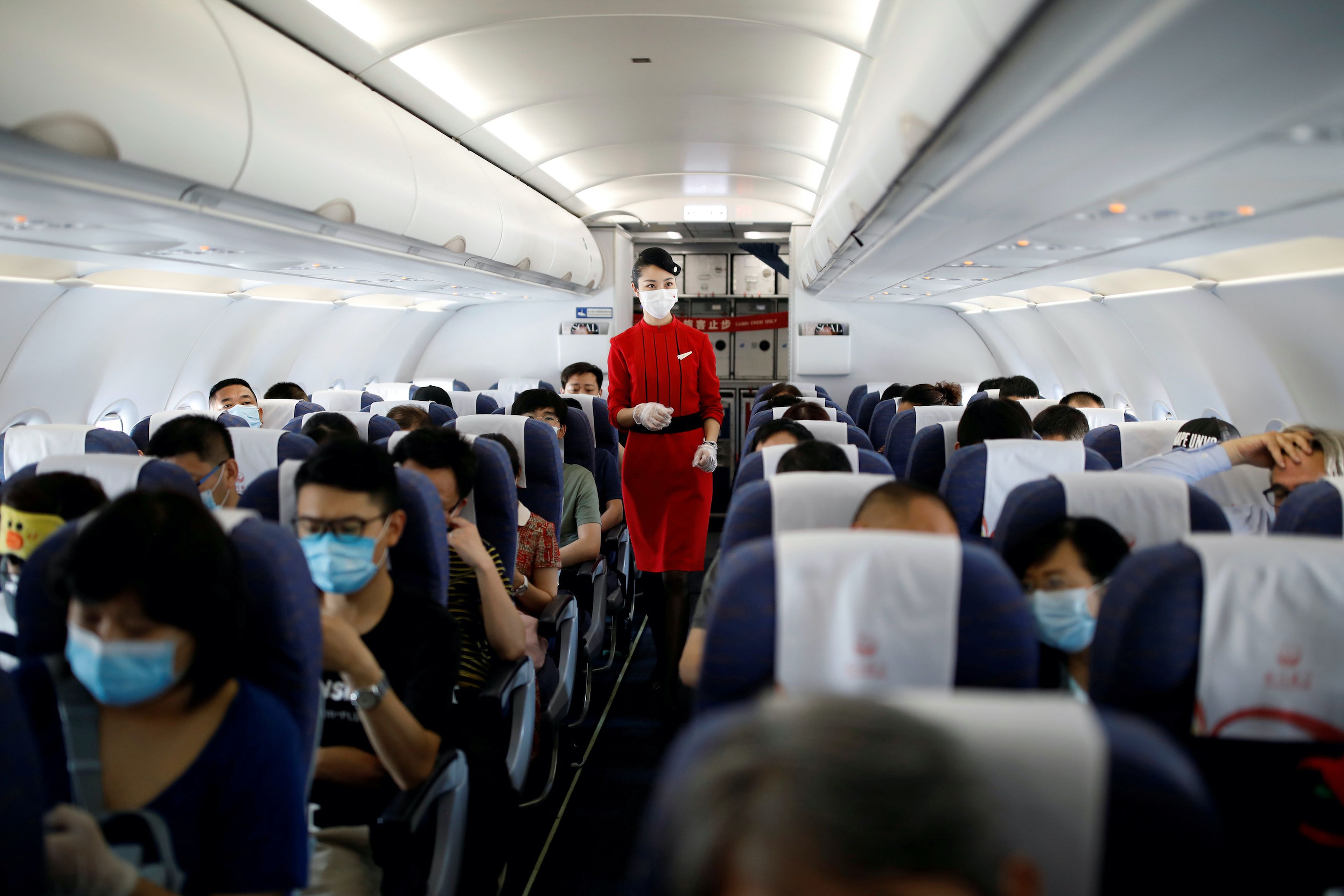 Pasajeros en un avión de Sichuan Airlines.