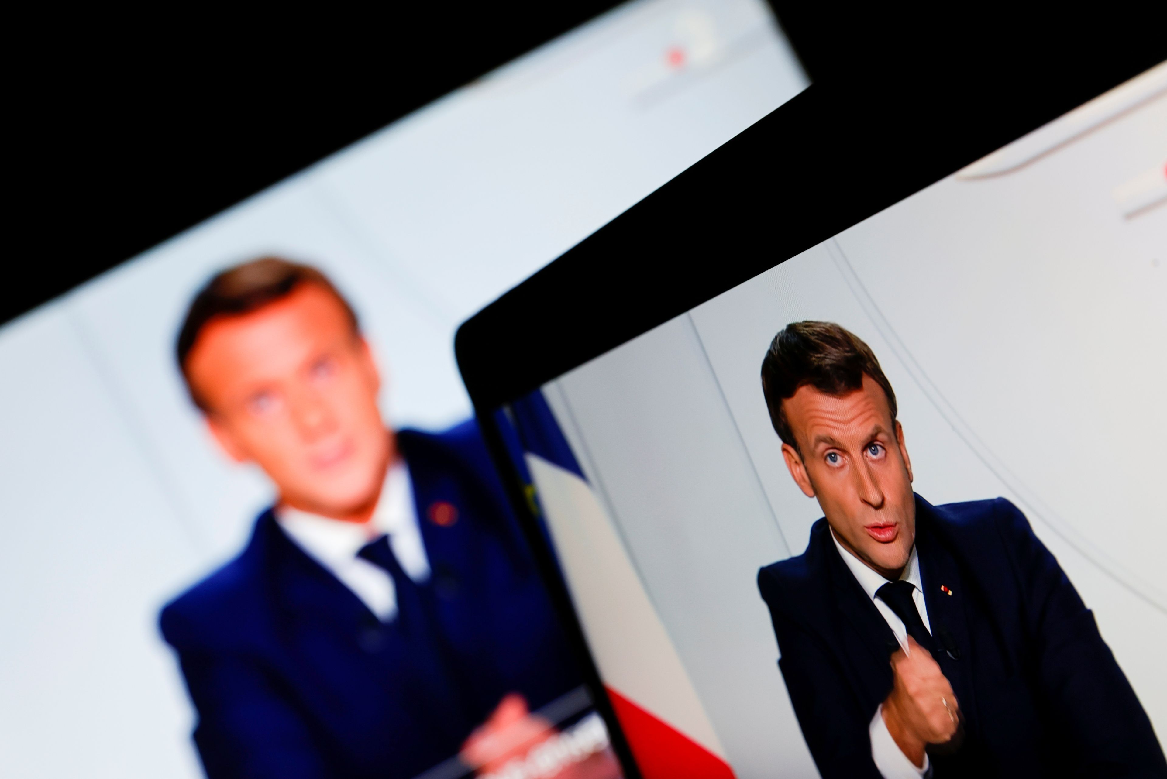 El presidente francés, Emmanuel Macron, comparece para anunciar el segundo confinamiento en el país por el coronavirus.