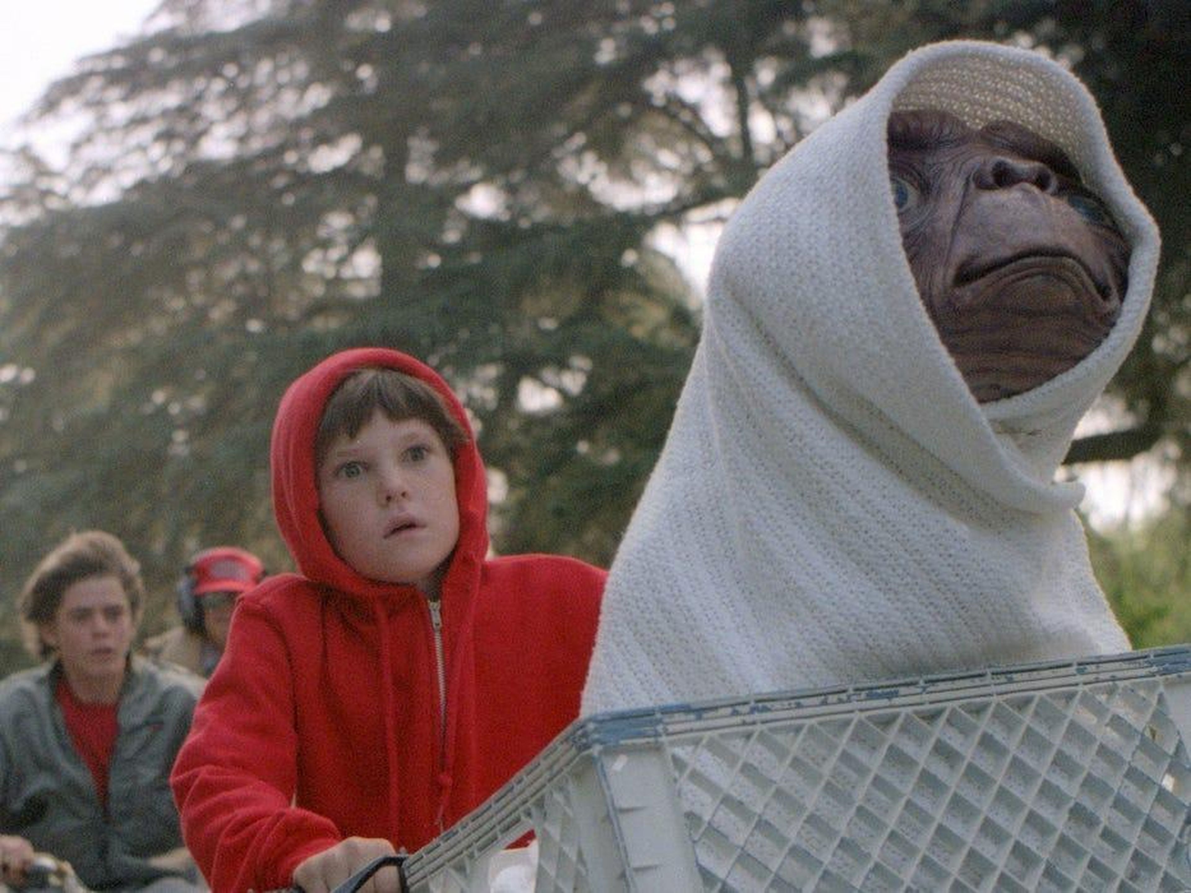 'E.T.' cuenta la historia de un simpático alienígena.