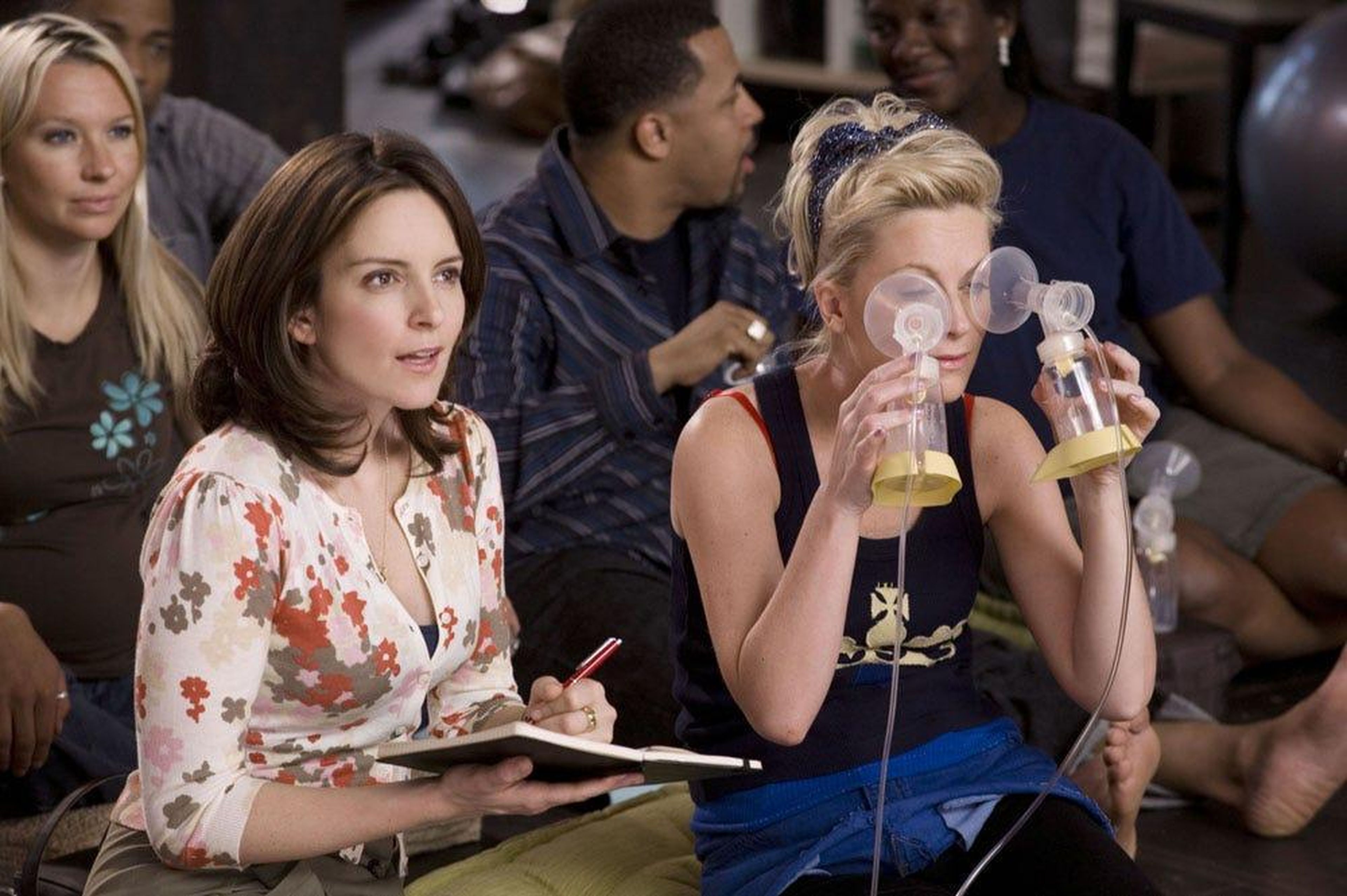 (De izquierda a derecha) Tina Fey y Amy Poehler en 'Mamá por encargo'.
