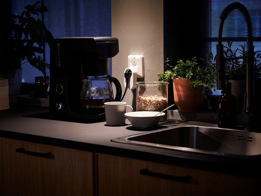 Cafetera compatible con online google home