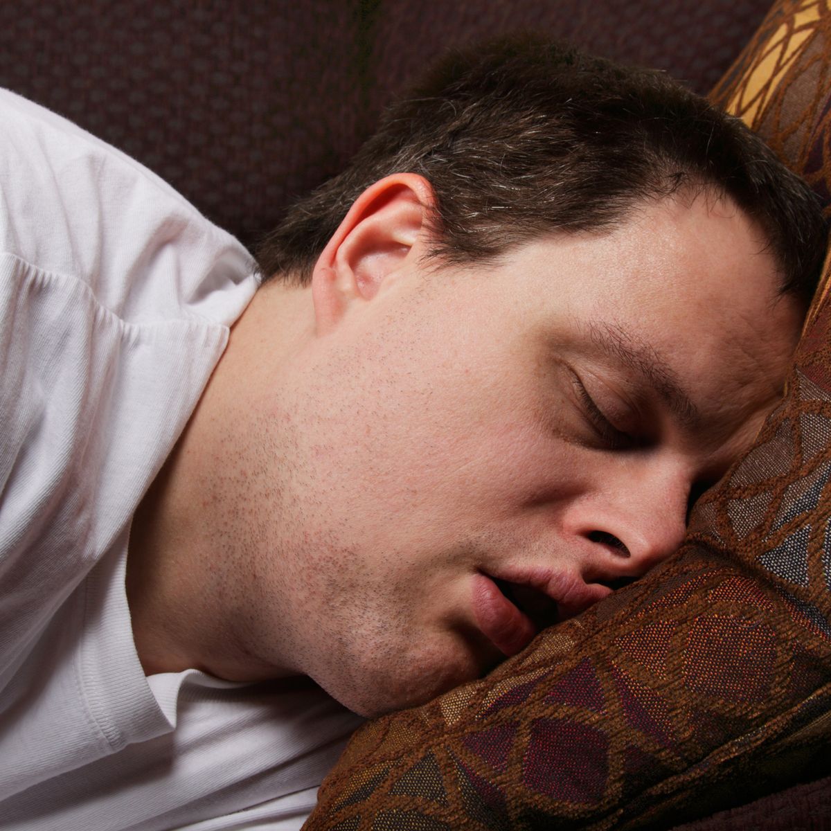 Los mejores trucos para dormir sin roncar - ColchonesAznar - Blog