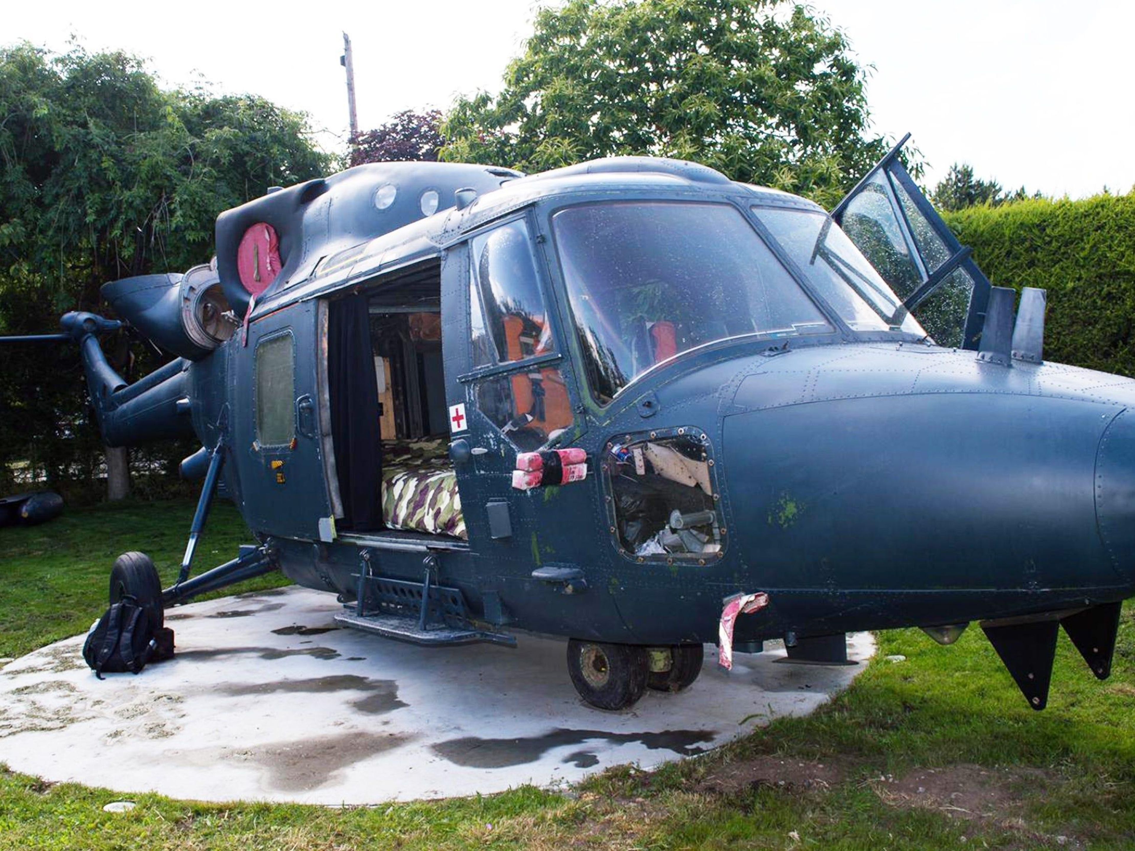 Un helicóptero reconvertido en Airbnb en Inglaterra.