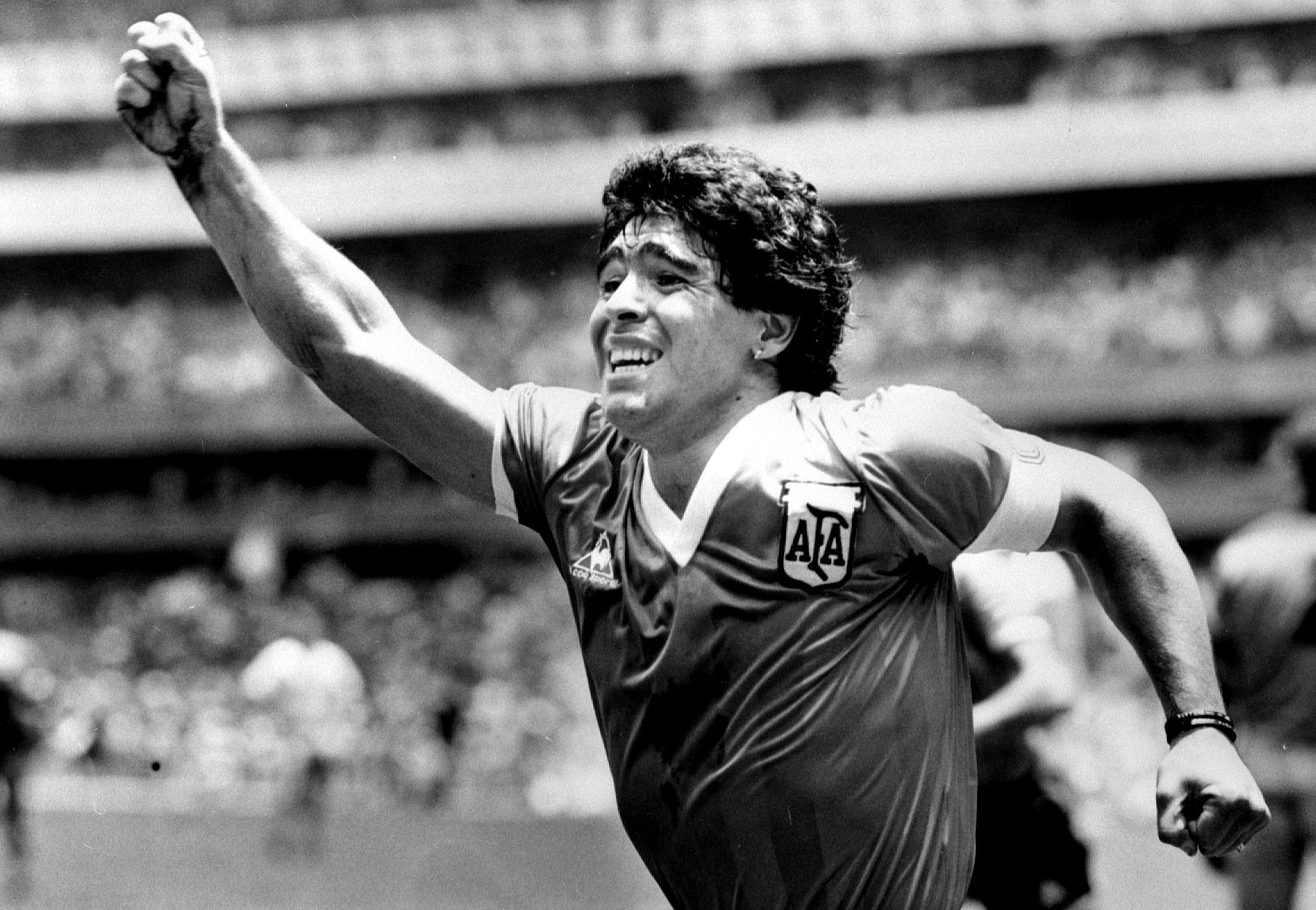 Maradona en la semifinal contra Inglaterra en el Mundial de 1986 celebrando el gol.