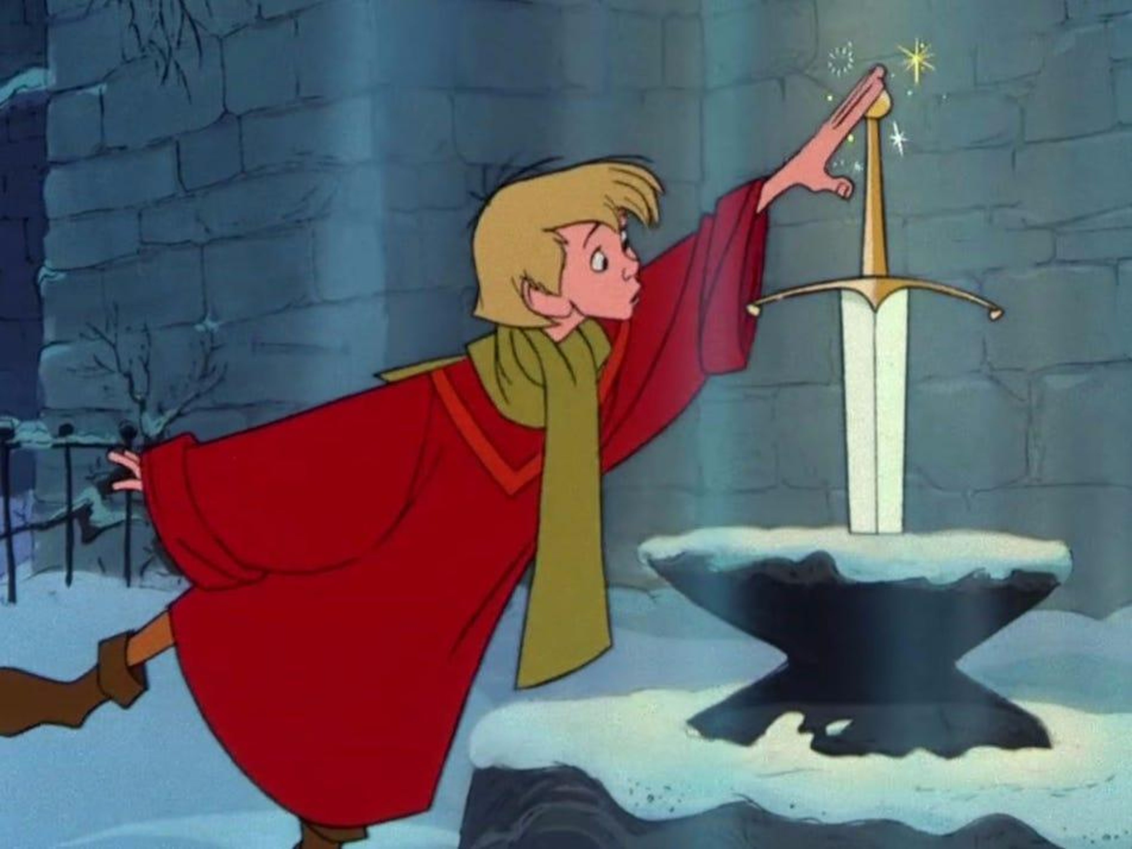 El momento en que el joven Arthur alcanza la espada es lo más famoso.