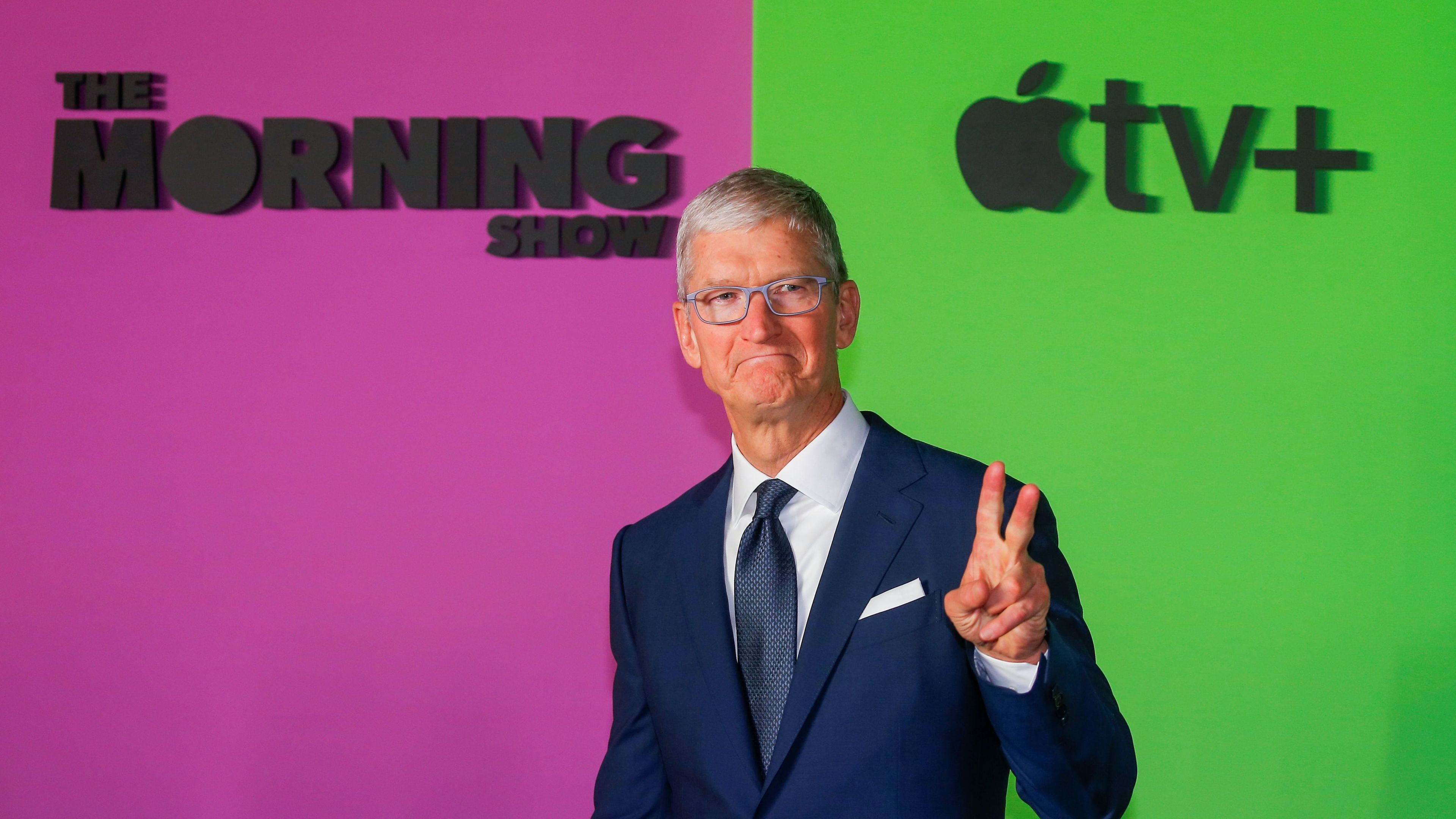 Tim Cook, CEO de Apple, durante la presentación de una serie para Apple TV+-