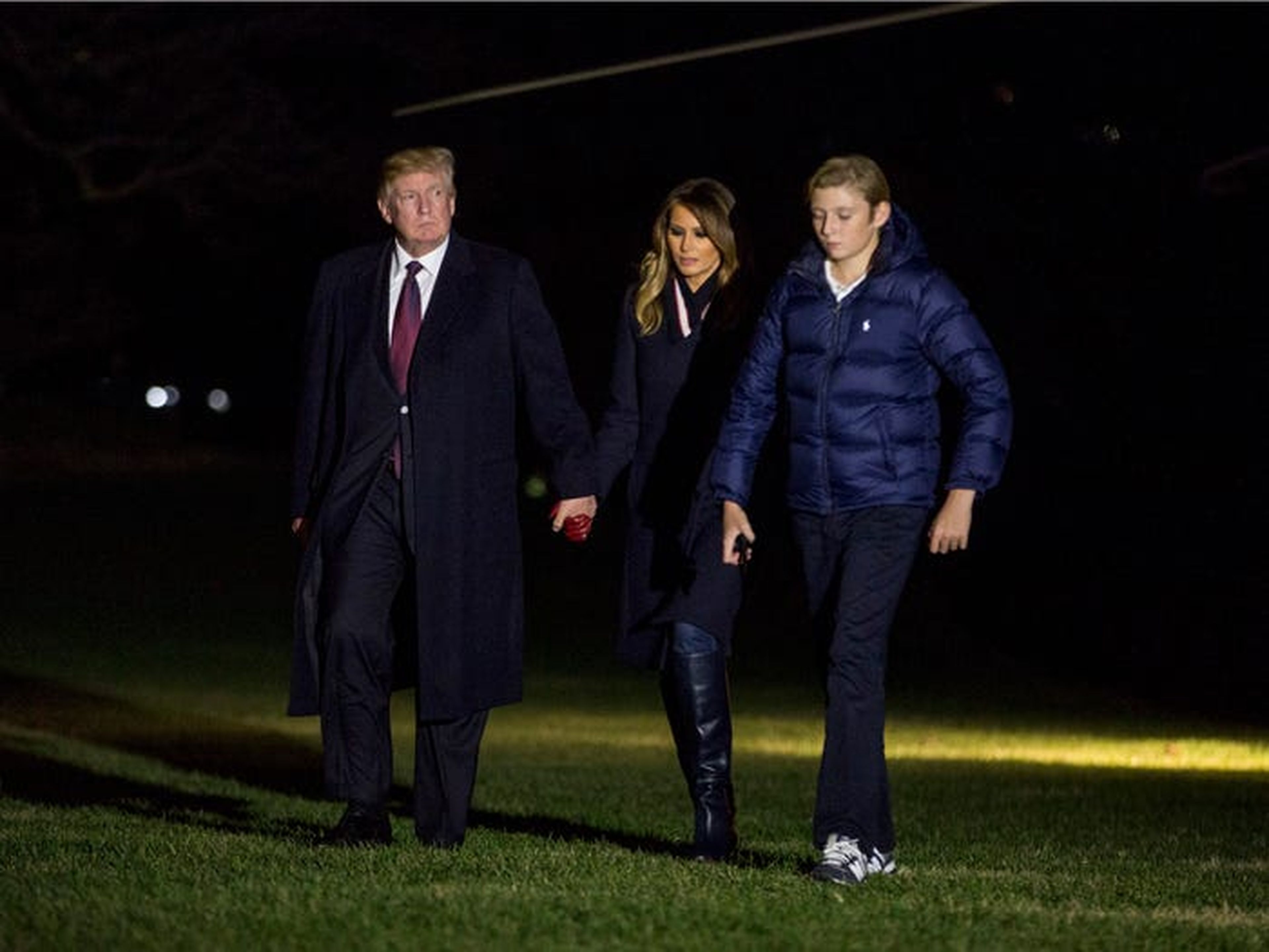 Trump con su esposa, Melania, y su hijo Barron.
