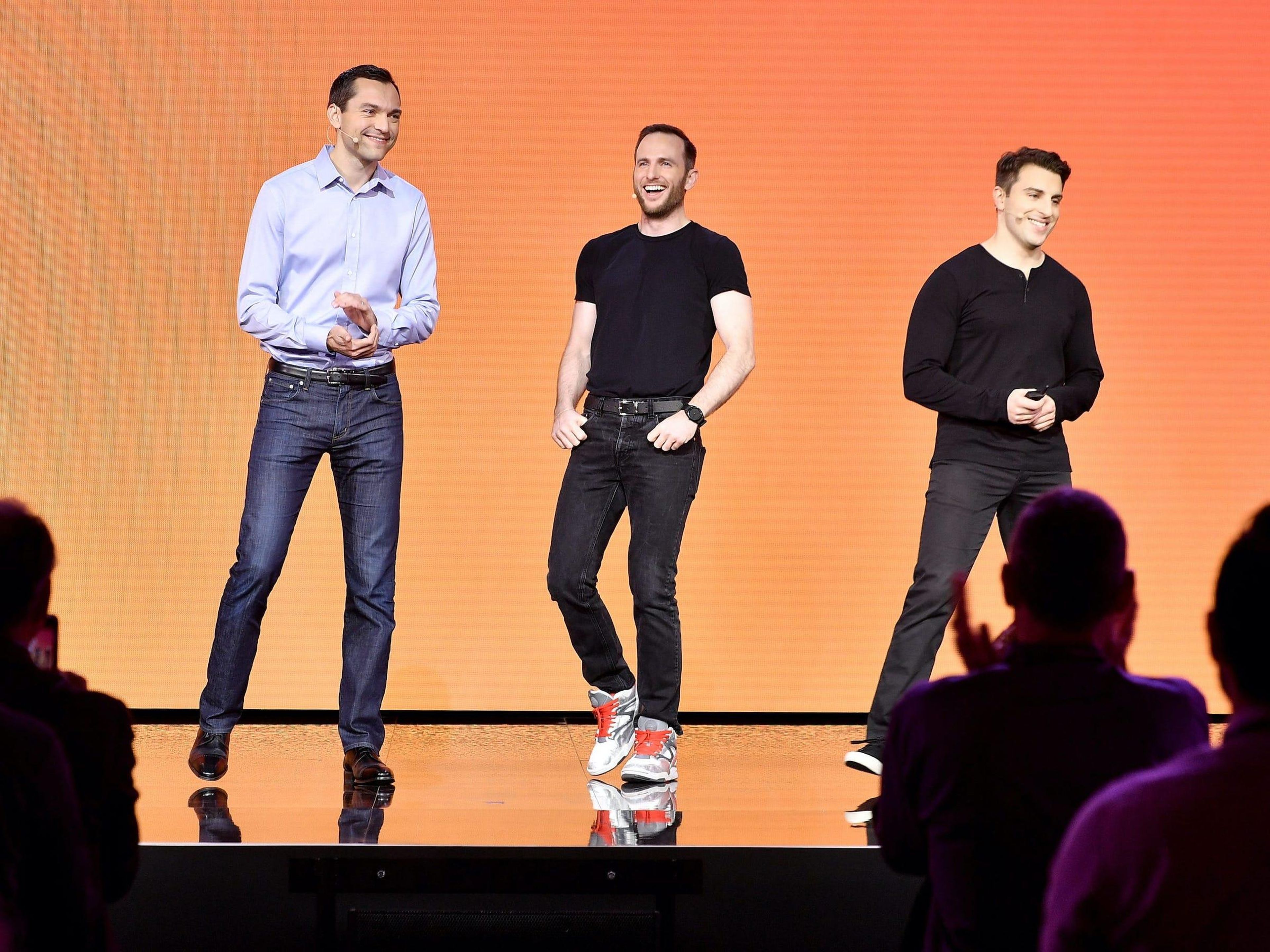 Los fundadores de Airbnb, Nathan Blecharczyk, Joe Gebbia y Brian Chesky.