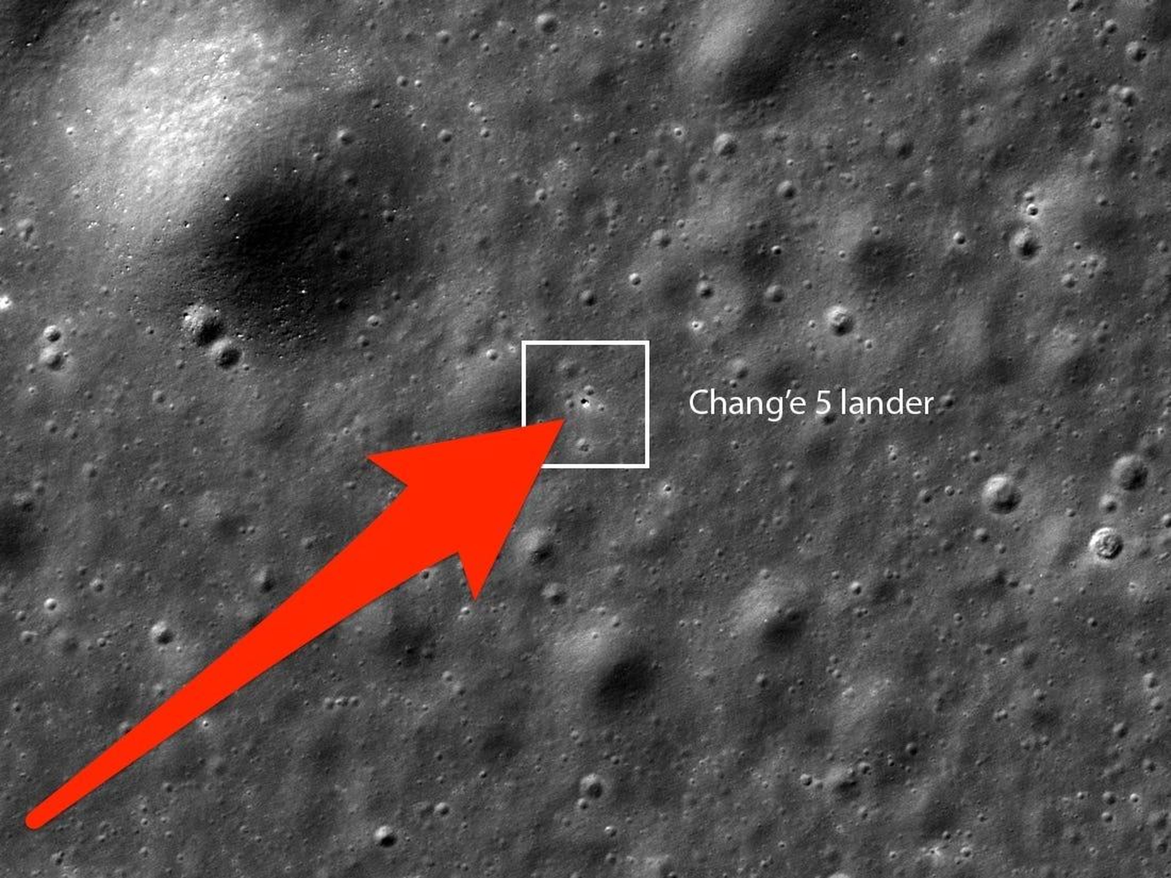 El sitio de aterrizaje lunar de Chang'e 5 capturado por la NASA el 2 de diciembre de 2020.