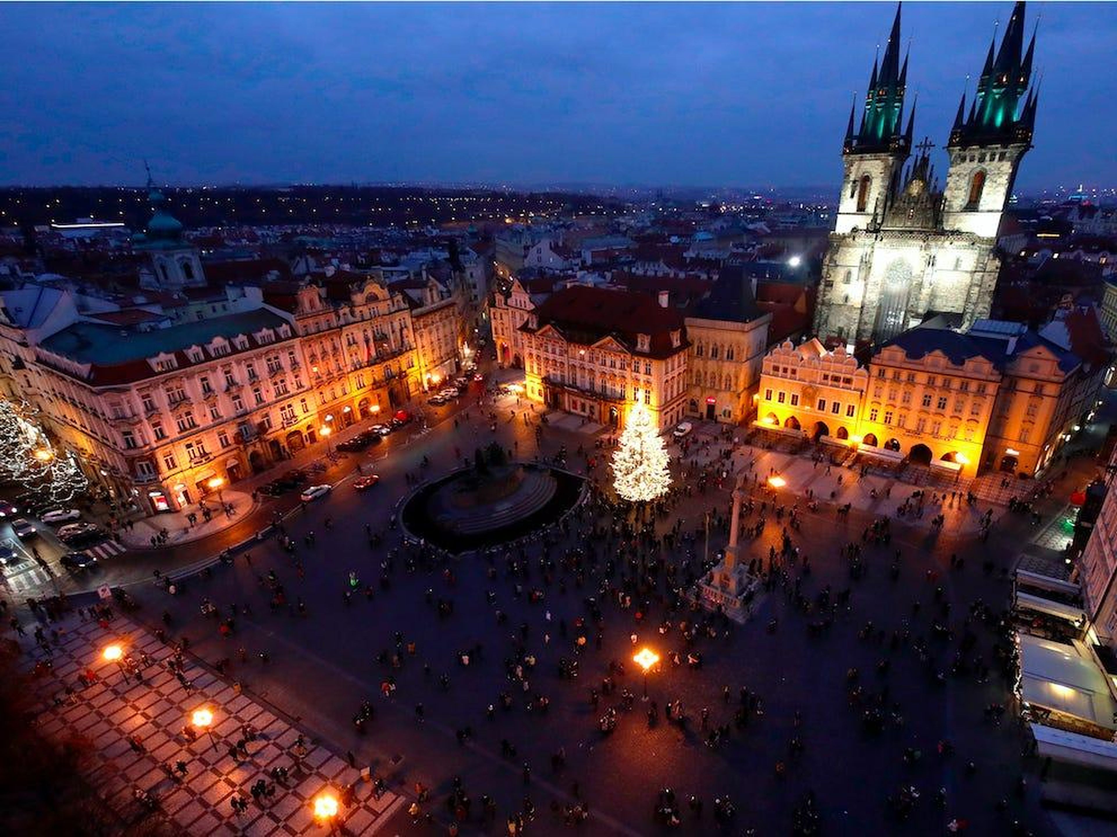 Plaza de la Ciudad Vieja en Praga, República Checa, el 28 de noviembre de 2020.