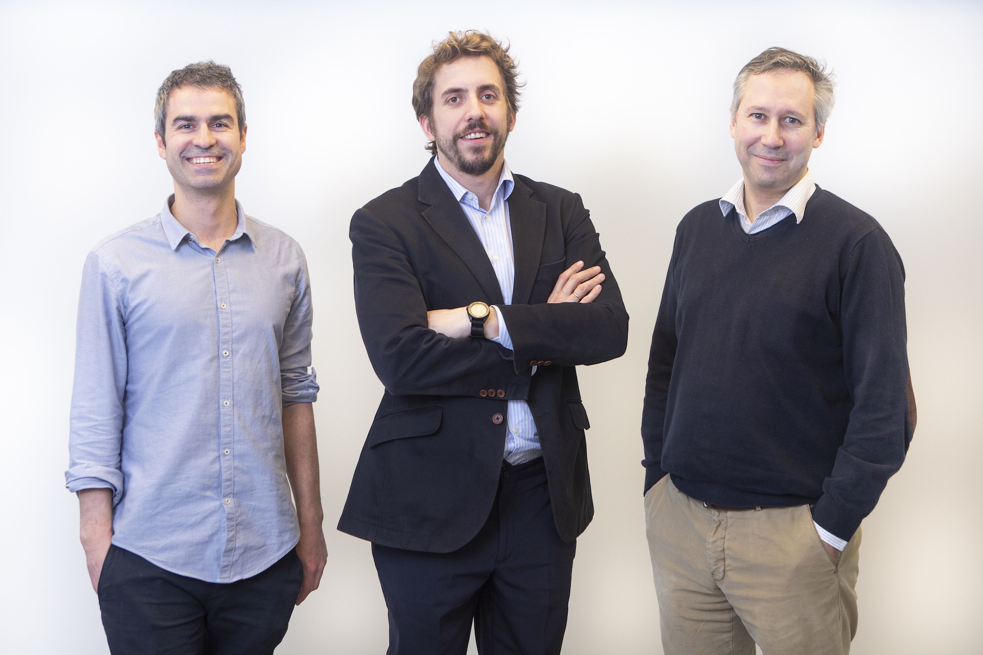 El CTO de Meep, Íñigo Herzog (izq.), y los cofundadores de la app: el CEO, Guillermo Campoamor (centro) y el arquitecto de IT Borja Fernández-Acero.