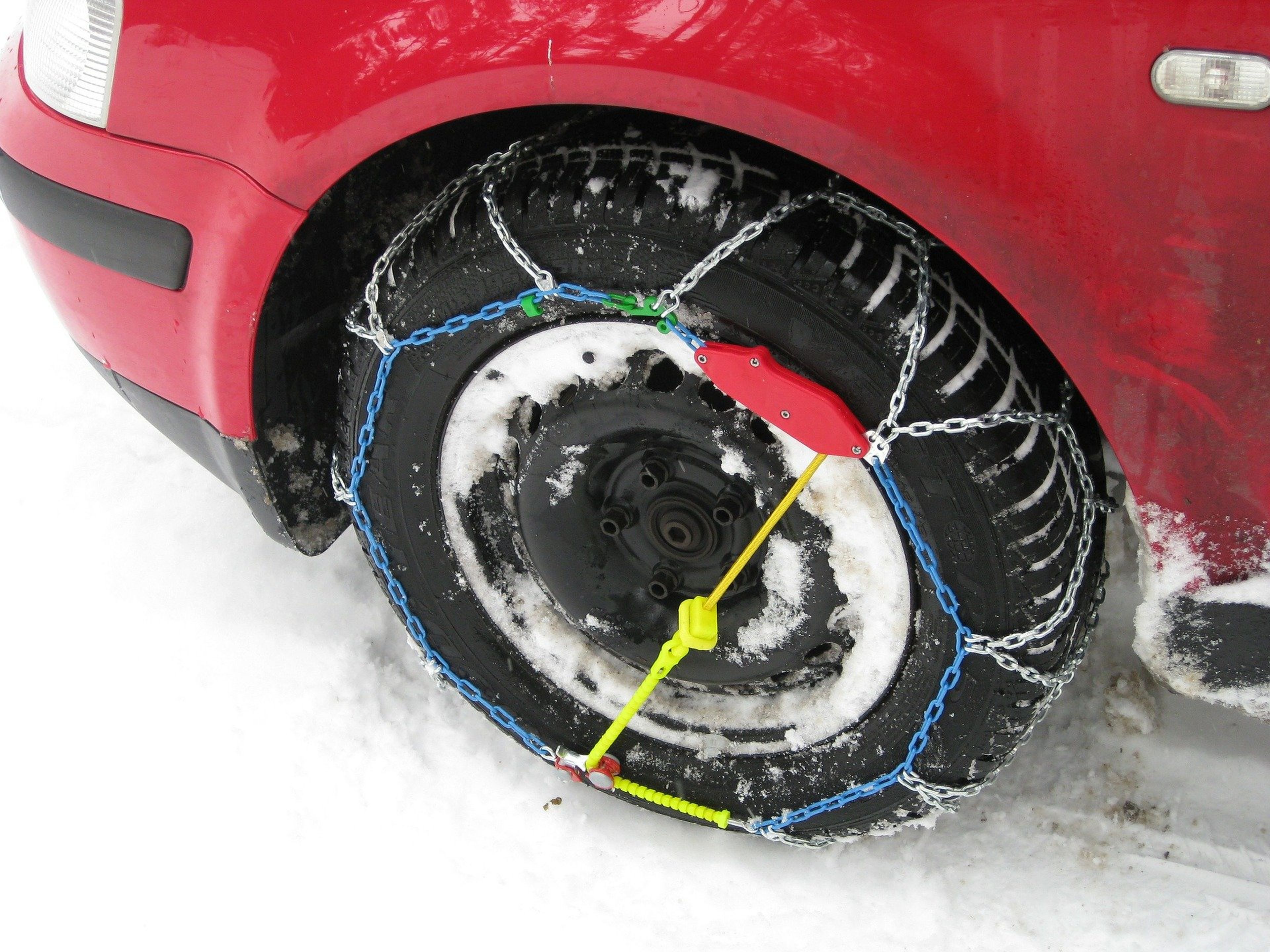 Cadenas de nieve para coche ¿textiles o metálicas?