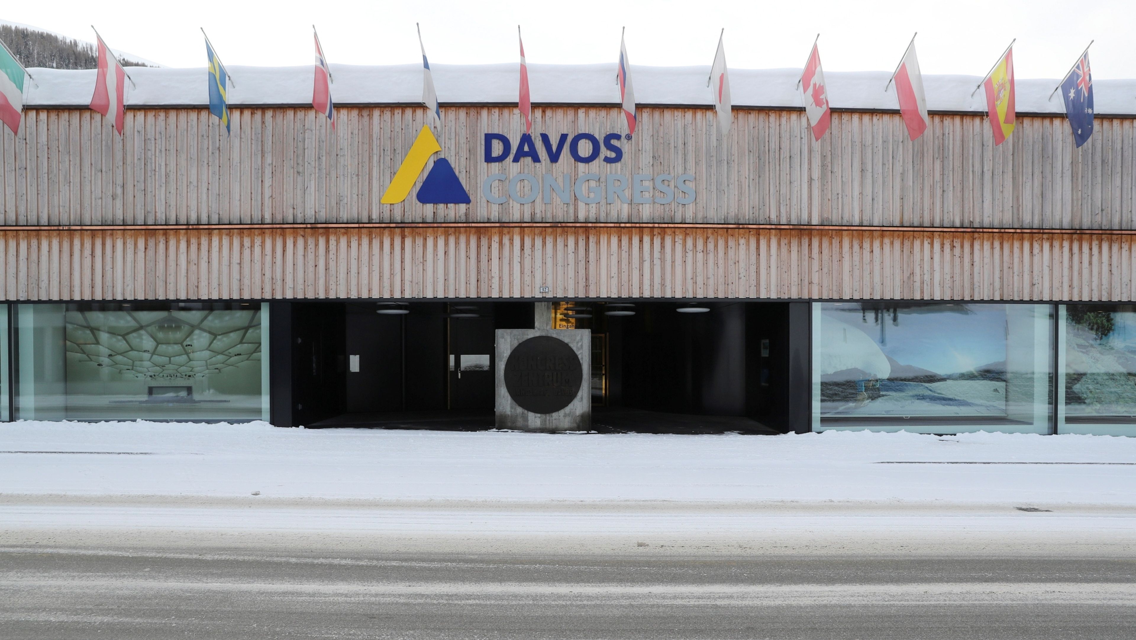 El centro de congresos de Davos, vacío ante la celebración del foro por videoconferencia