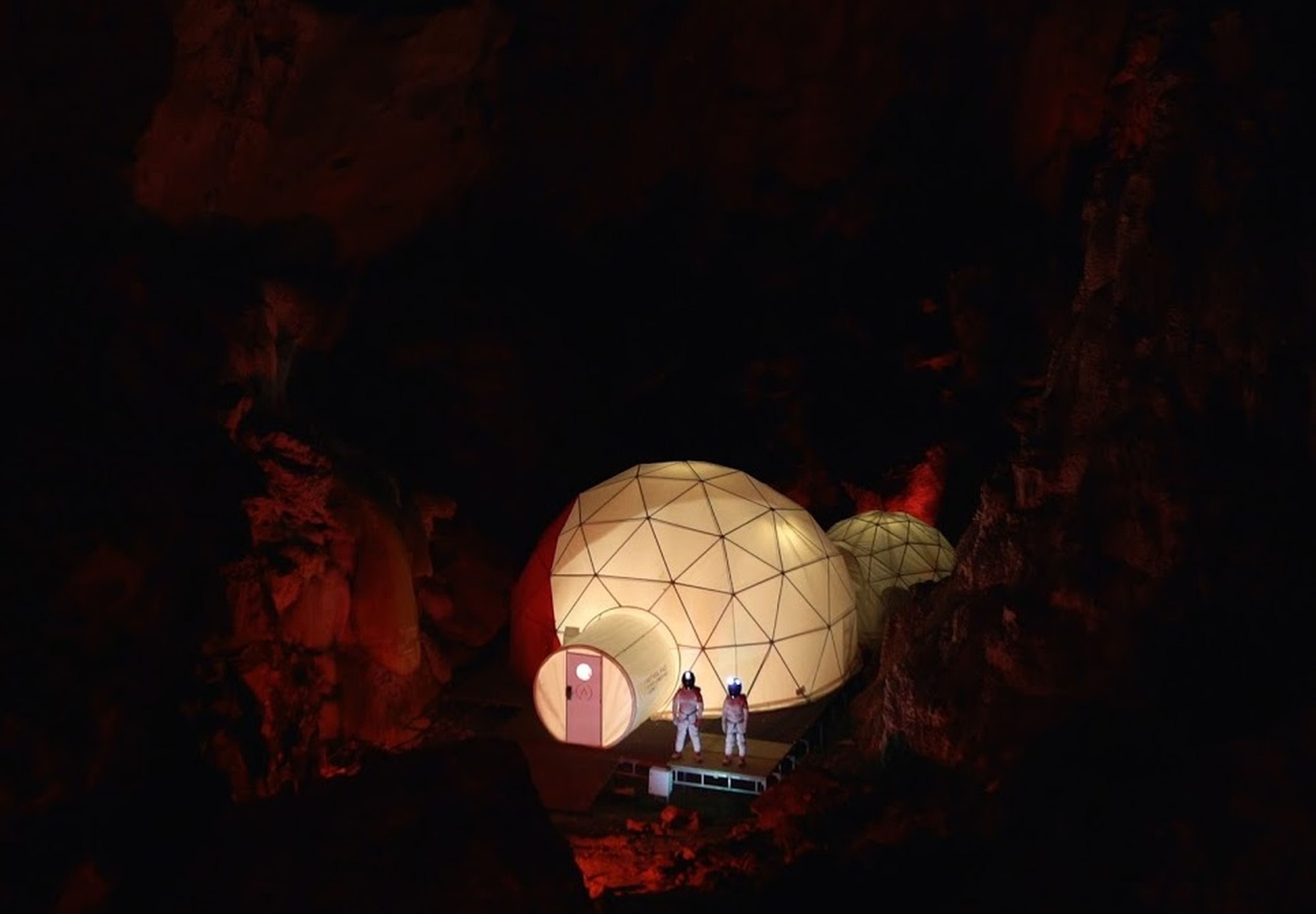 Imagen de la Ares Station de Astroland en una cueva en Arredondo (Cantabria)