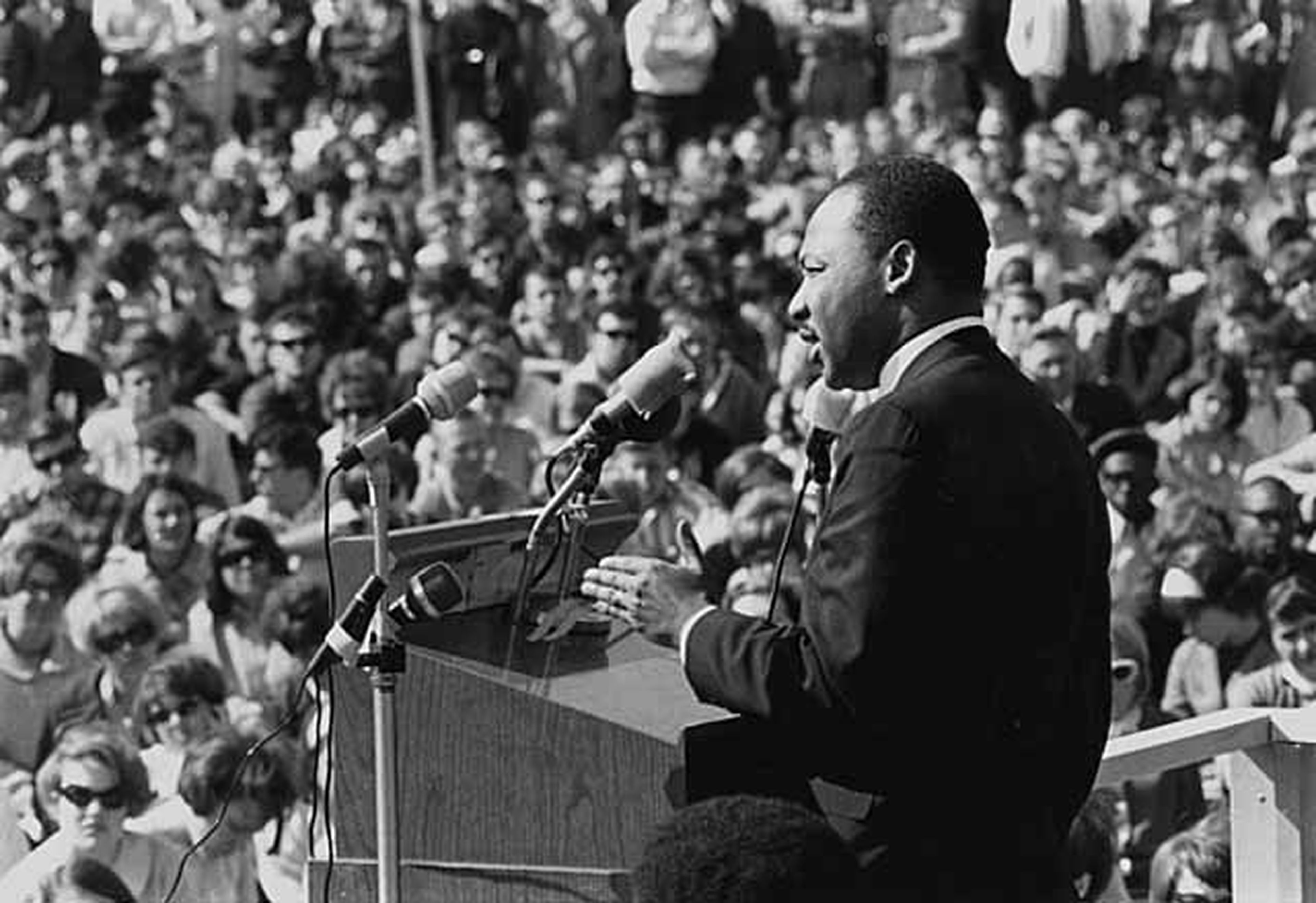 Luther King en un mitin contra la Guerra de Vietnam en la Universidad de Minnesota (Wikimedia)