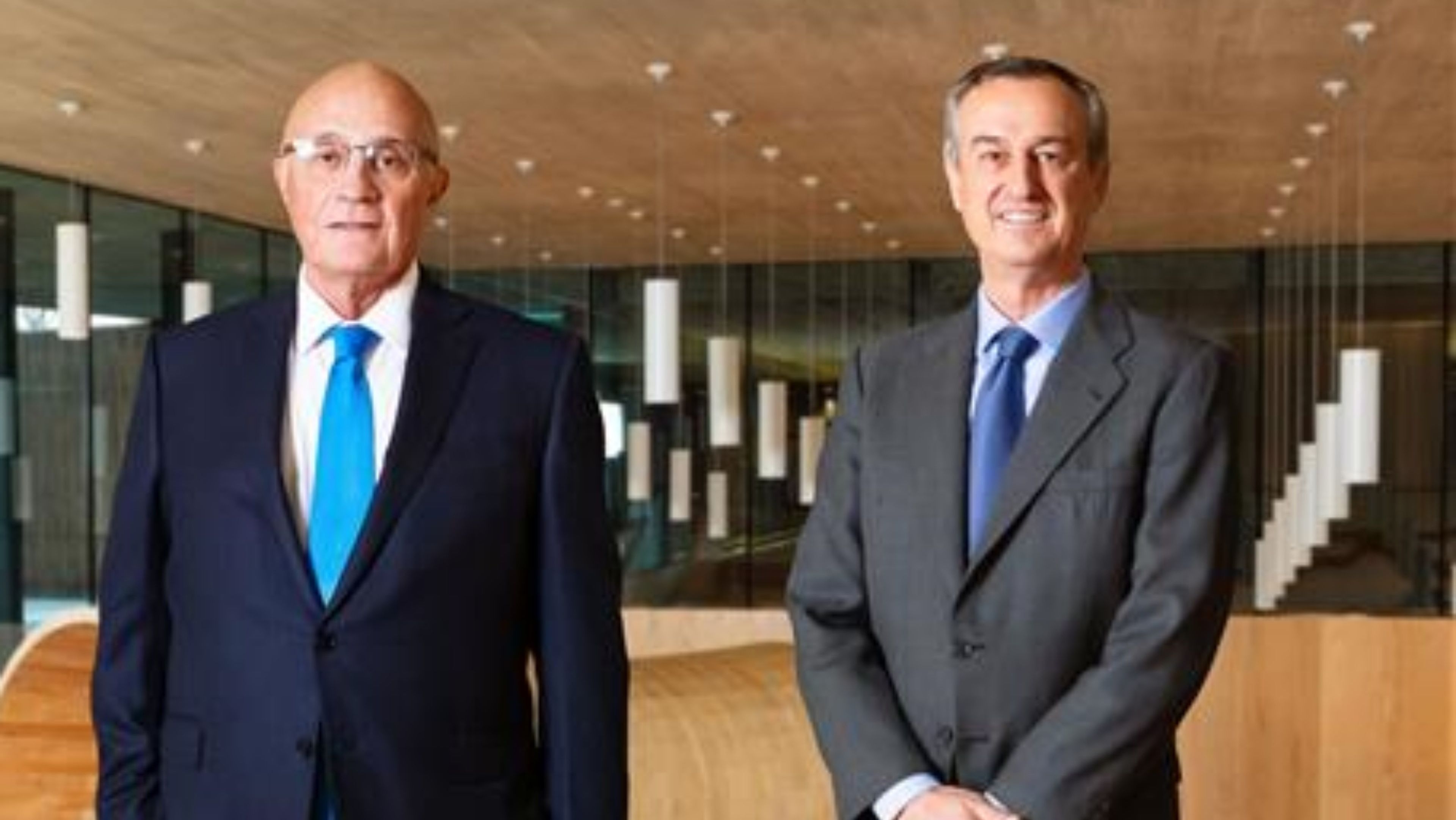 El presidente de Banco Sabadell, Josep Oliu, y el consejero delegado, César González-Bueno