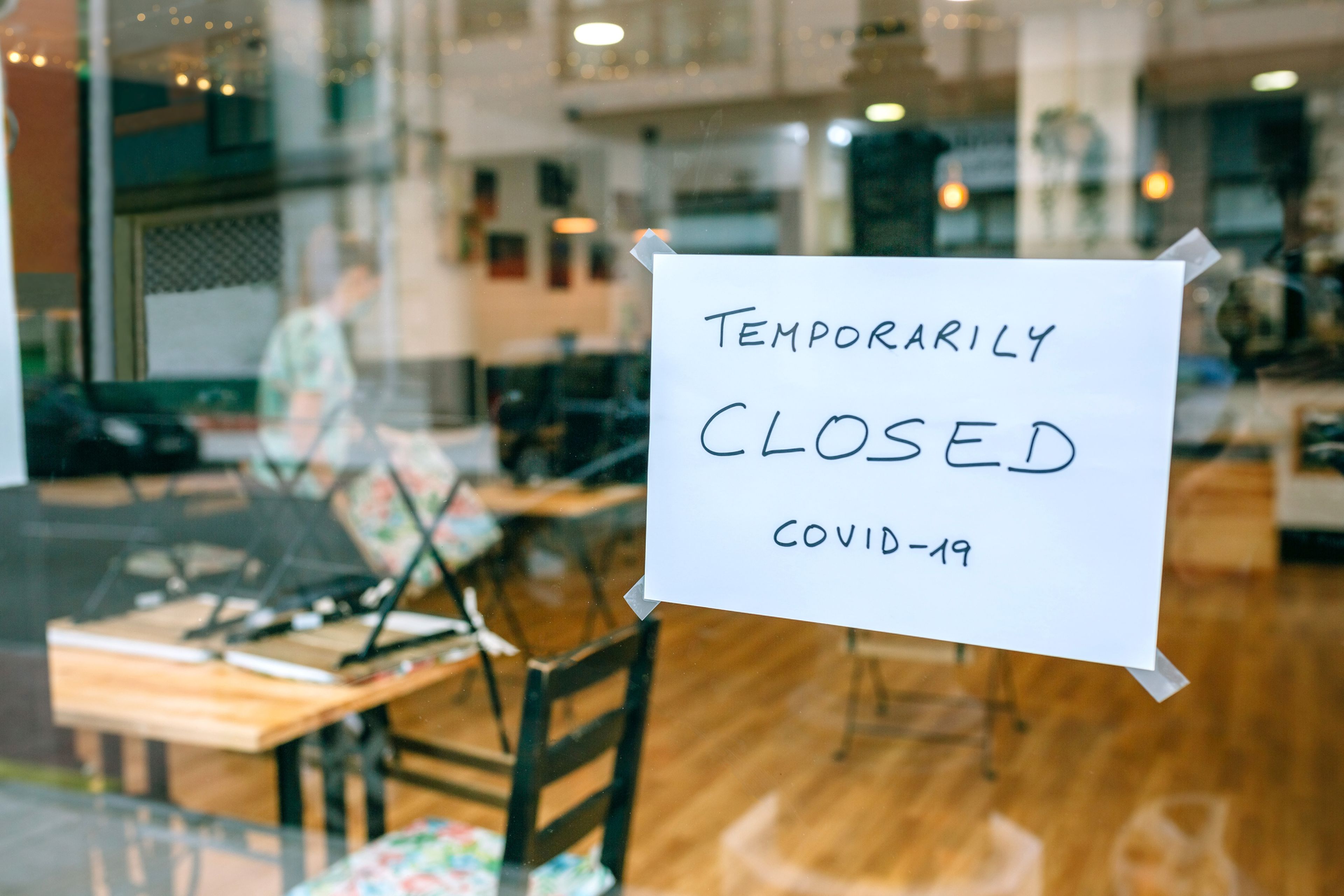 Restaurante cerrado por coronavirus.