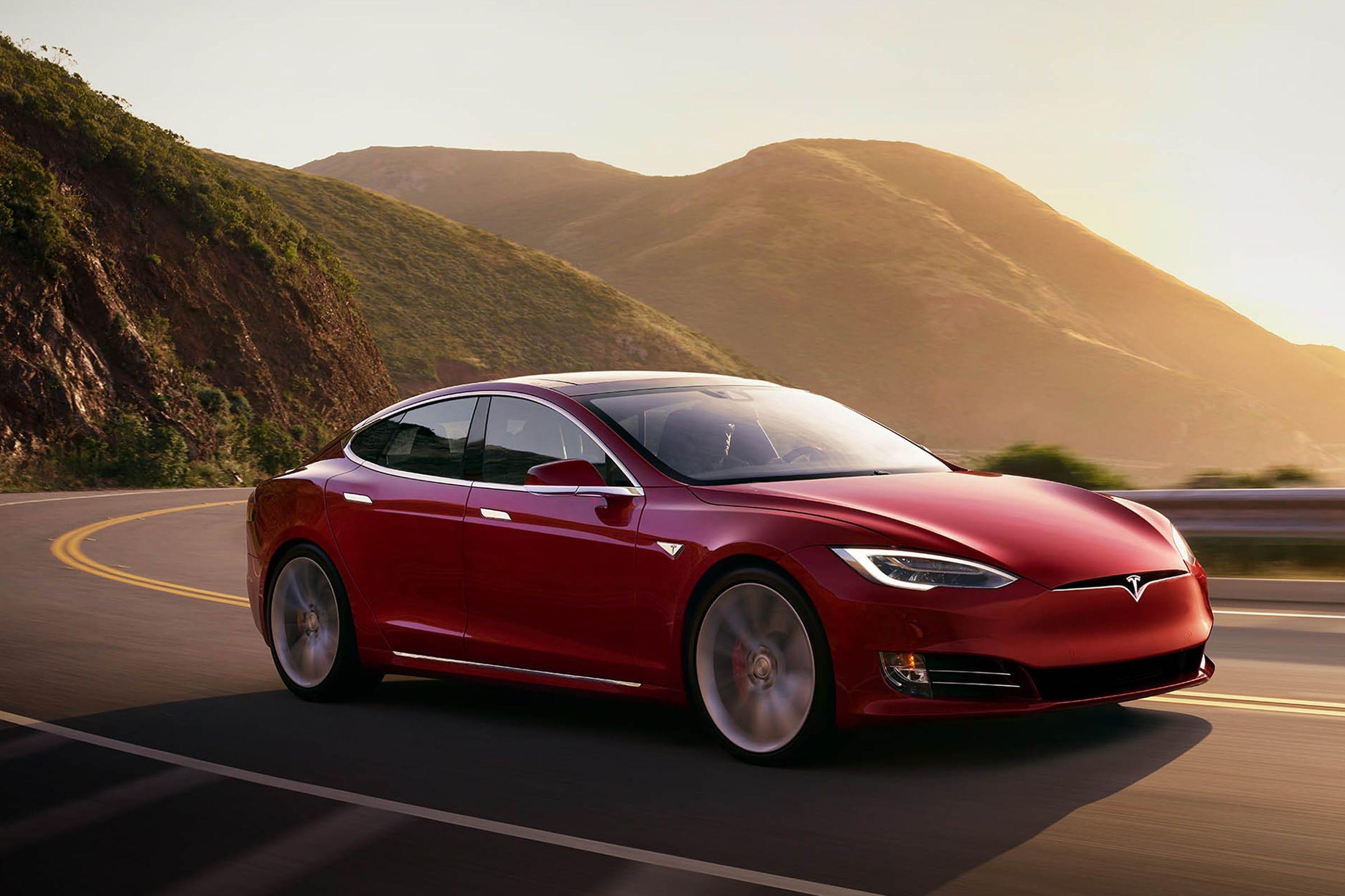 El Model S puede recorrer actualmente hasta 650 km con una carga, pero se está trabajando en una versión de mayor alcance.
