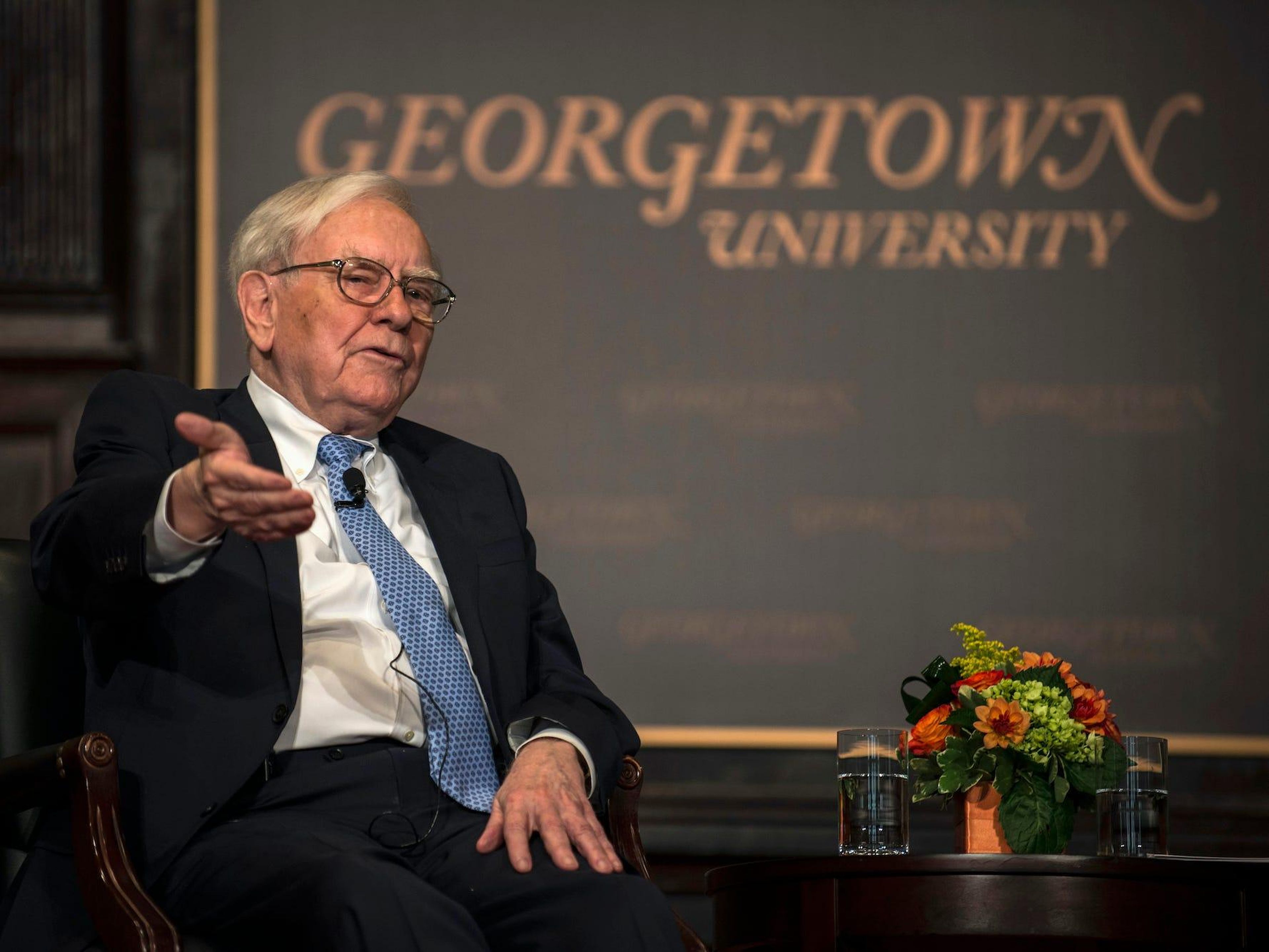 Buffett no está convencido de que bitcoin sea una buena inversión.