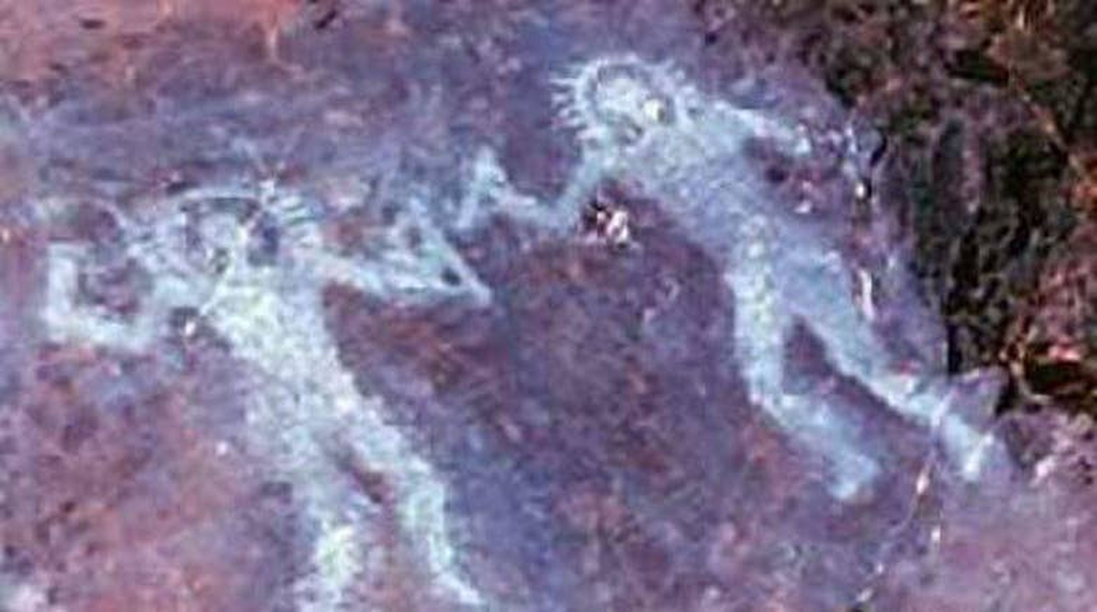 Esta pintura rupestre es del 10.000 a.C y, según algunos, representa a dos aliens