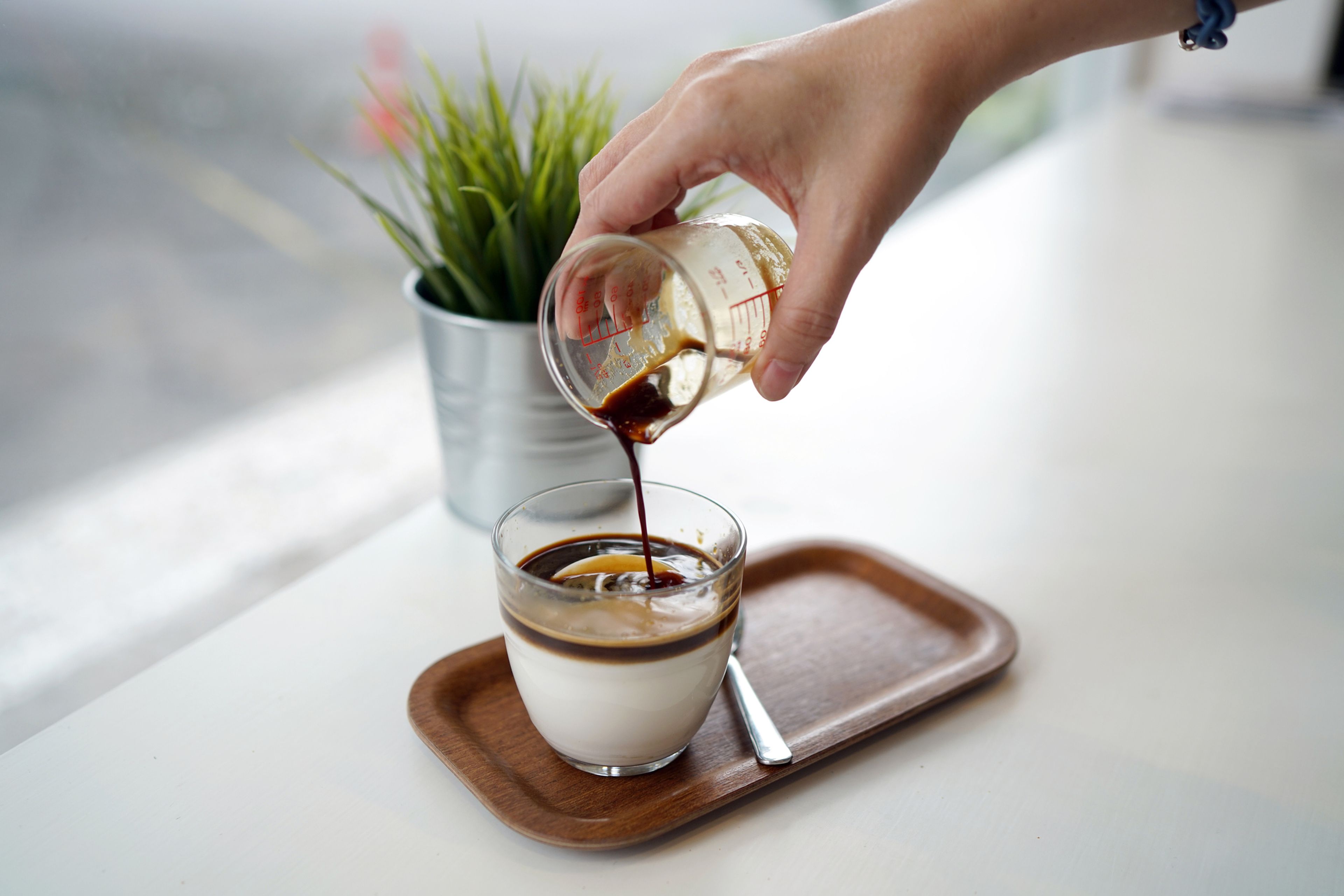 Tienda Cápsulas - ¿Una taza de té o café con leche condensada? ¡Sin duda,  una opción irresistible! 😊 Y es aún mejor cuando estás usando la leche  condensada de PROSALUD, que ofrece