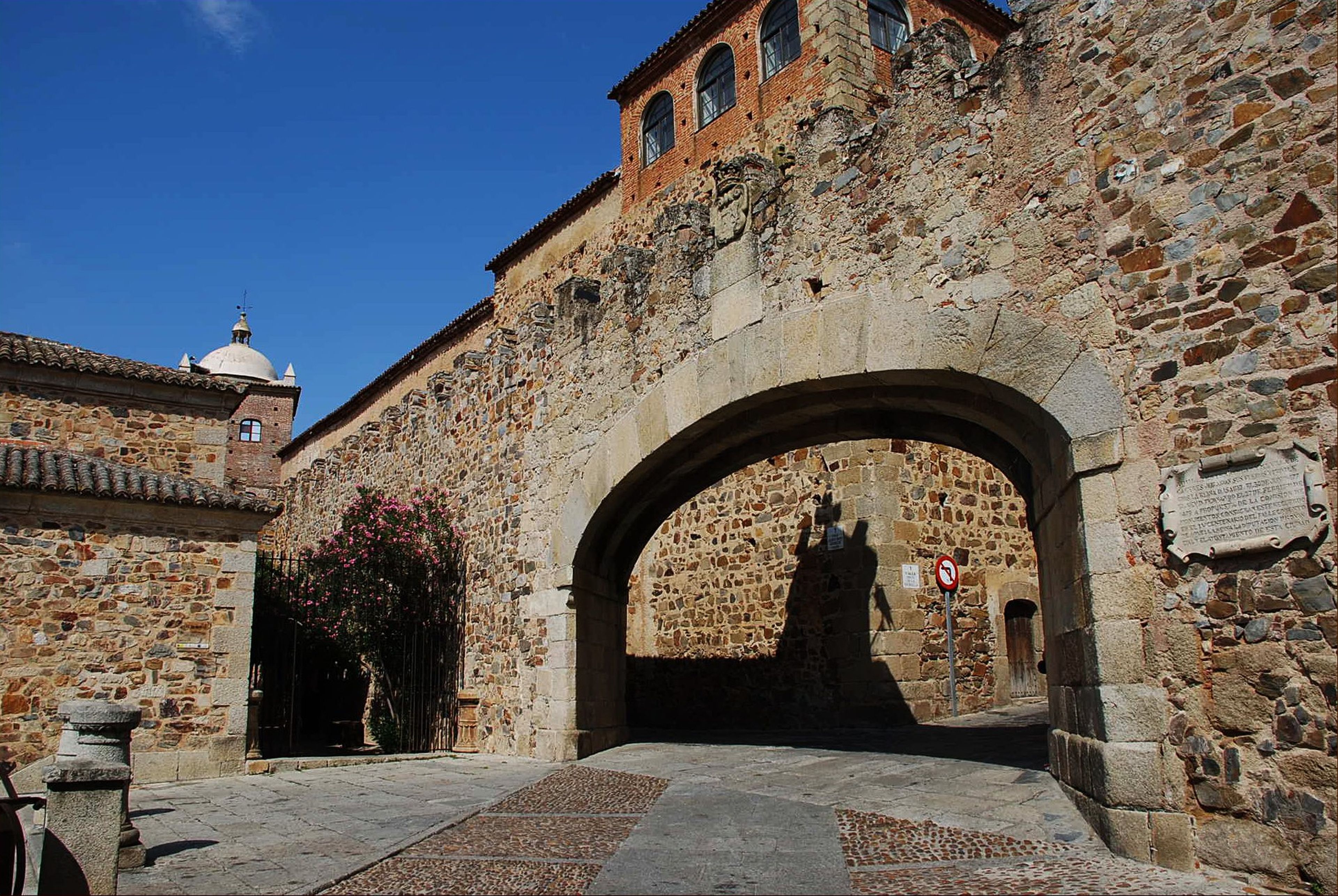 Arco de la Estrella, Cáceres.