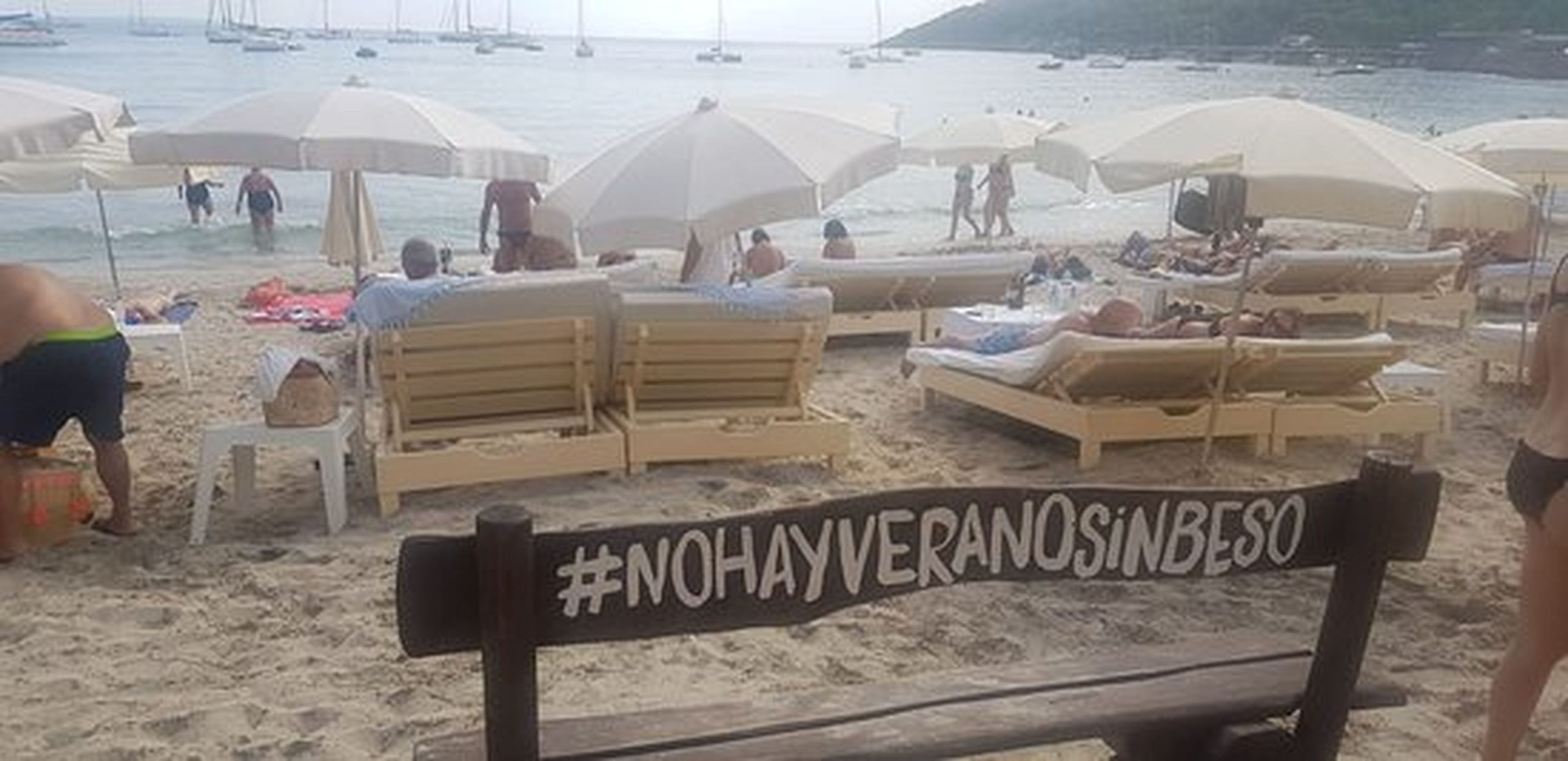 Banco de Ibiza: "No hay verano sin beso".